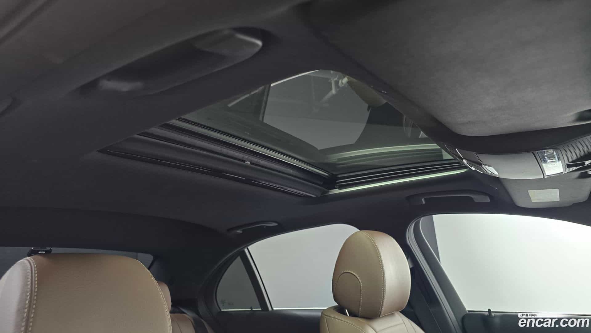 E-Class Mercedes-Benz 2020.5-OPTION-020