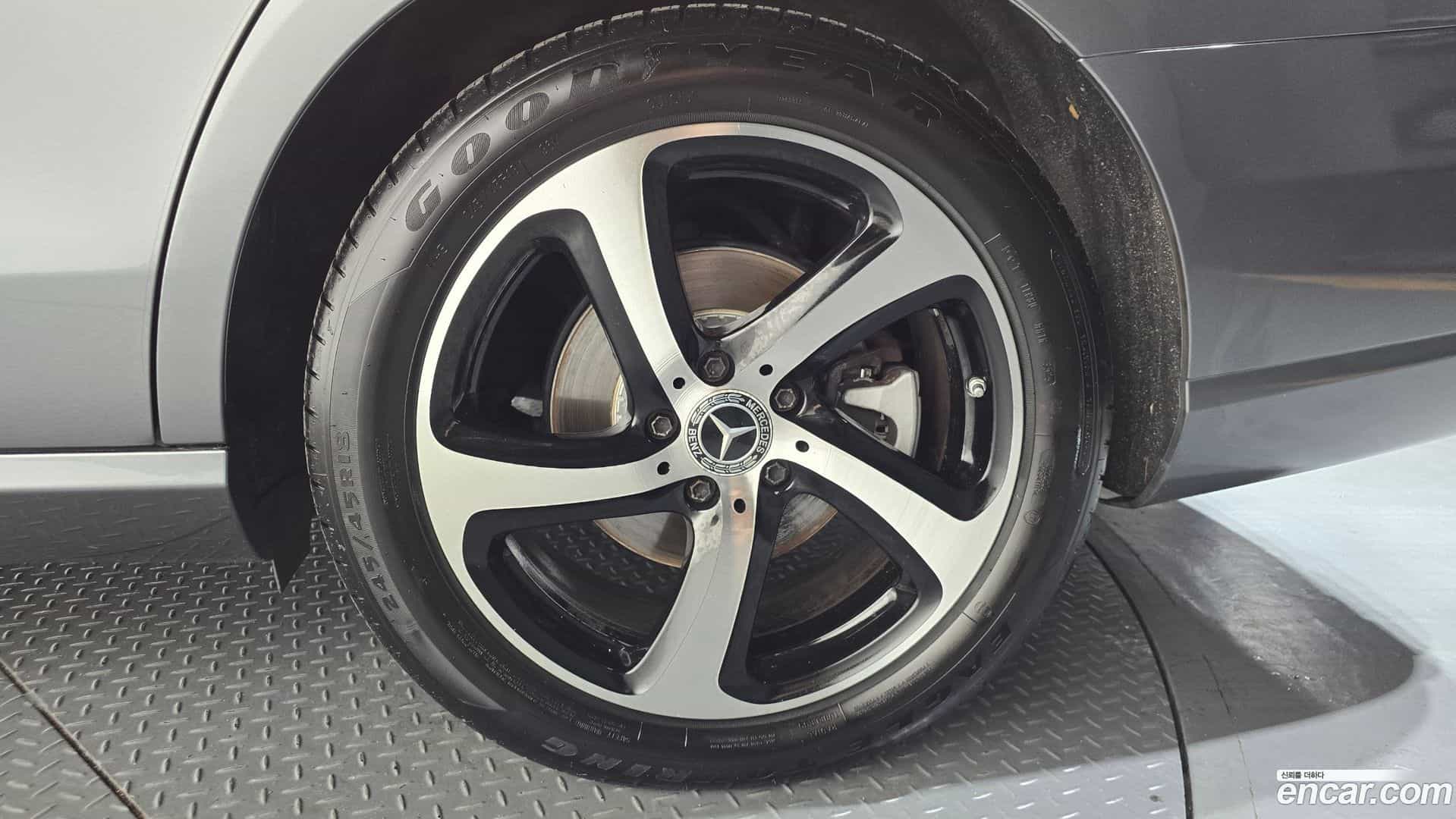 E-Class Mercedes-Benz 2020.5-OUTER-031