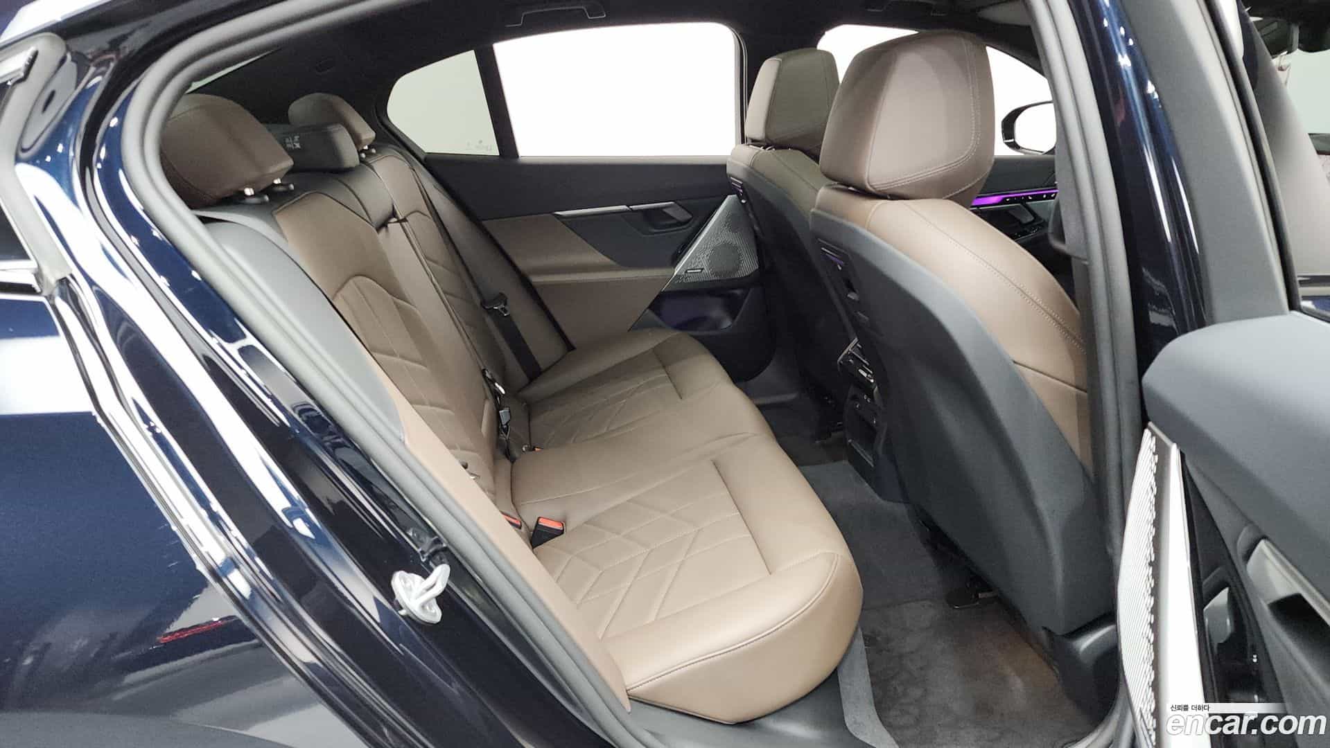5-Series BMW 2025.6-OPTION-015