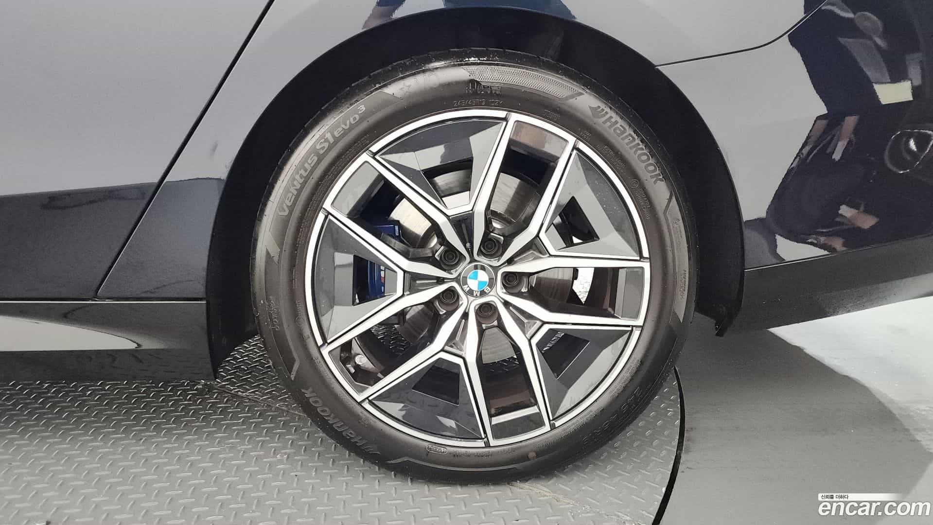5-Series BMW 2025.6-OUTER-031