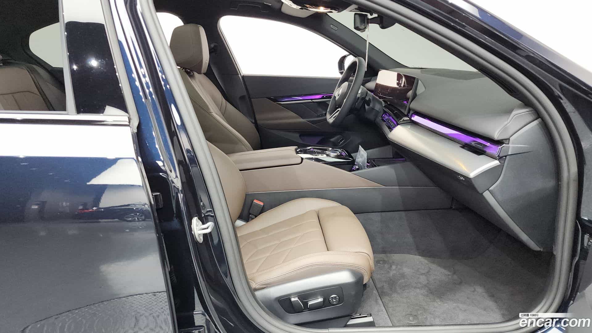 5-Series BMW 2025.6-INNER-036