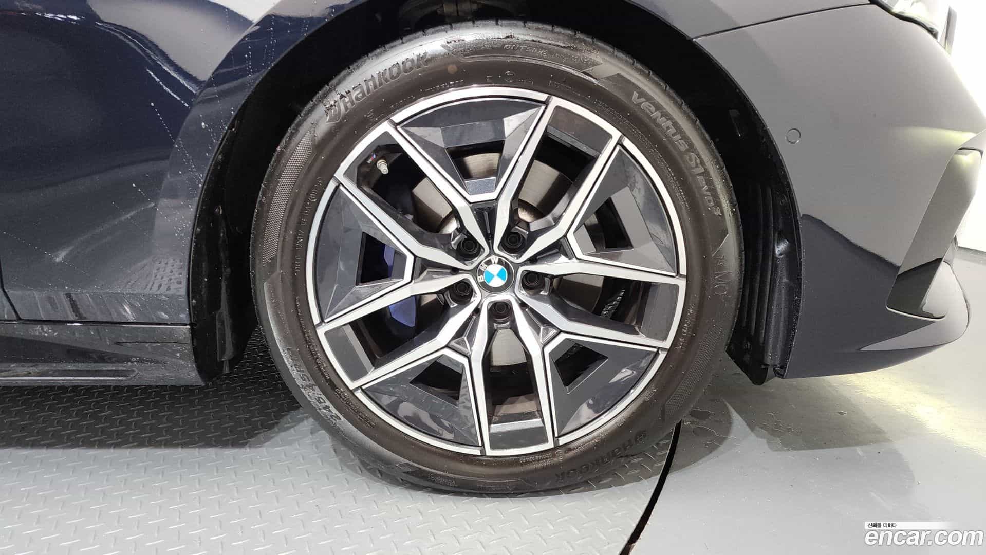 5-Series BMW 2025.6-OPTION-041