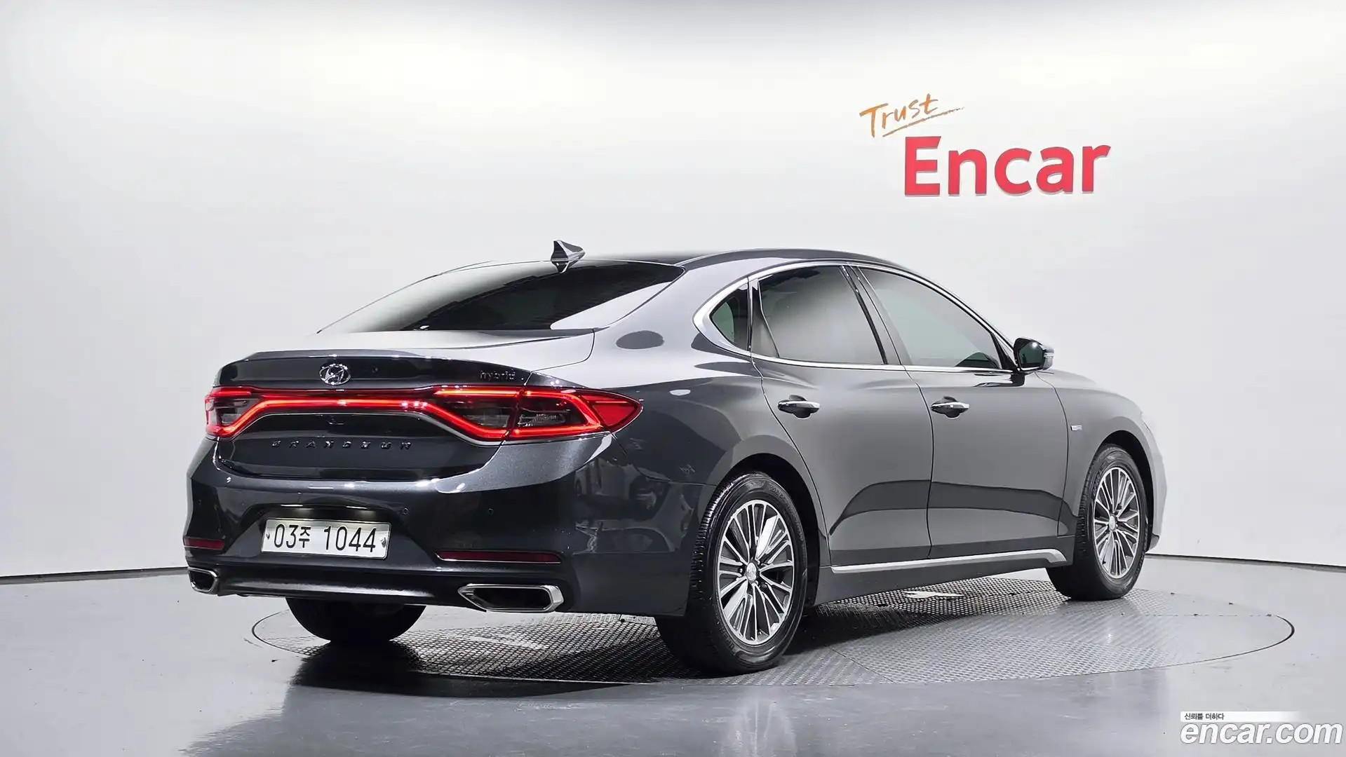 Grandeur Hyundai 2018.6-OUTER-002