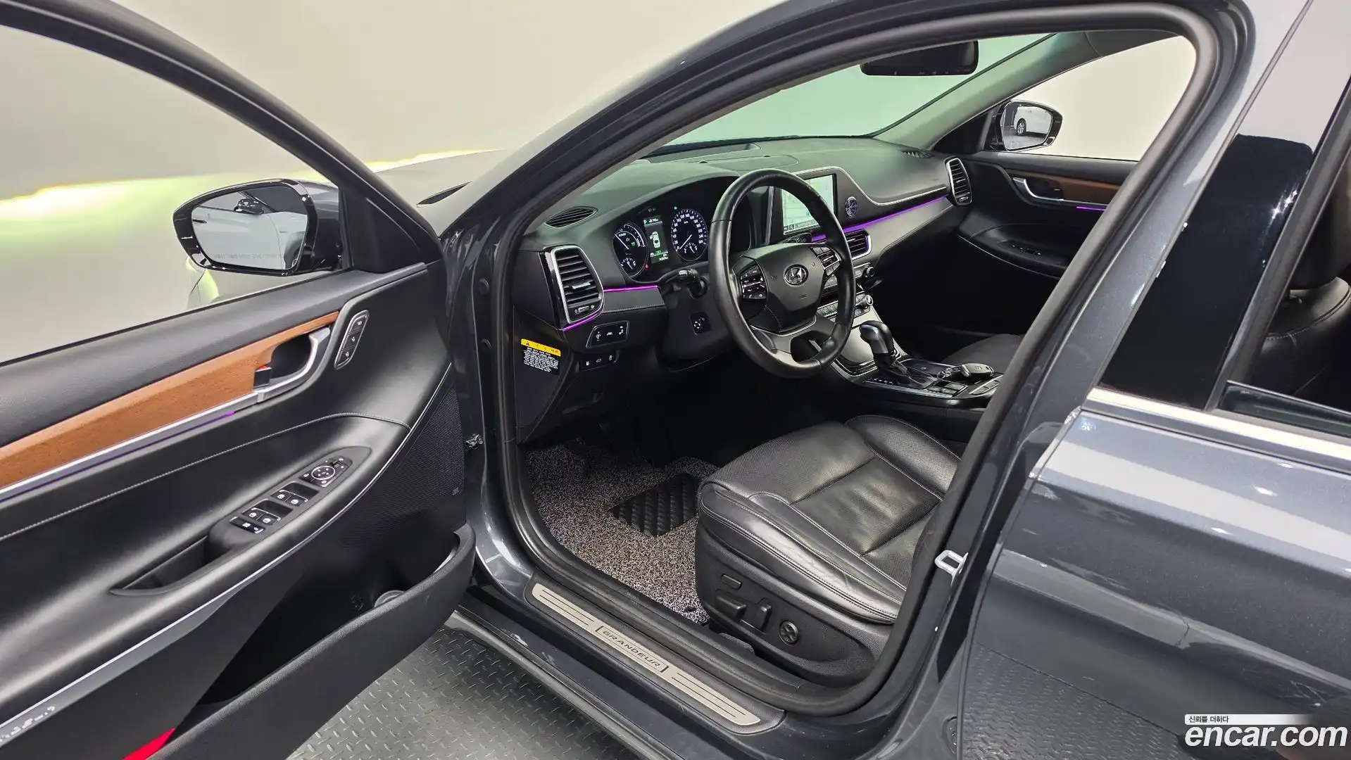 Grandeur Hyundai 2018.6-INNER-010