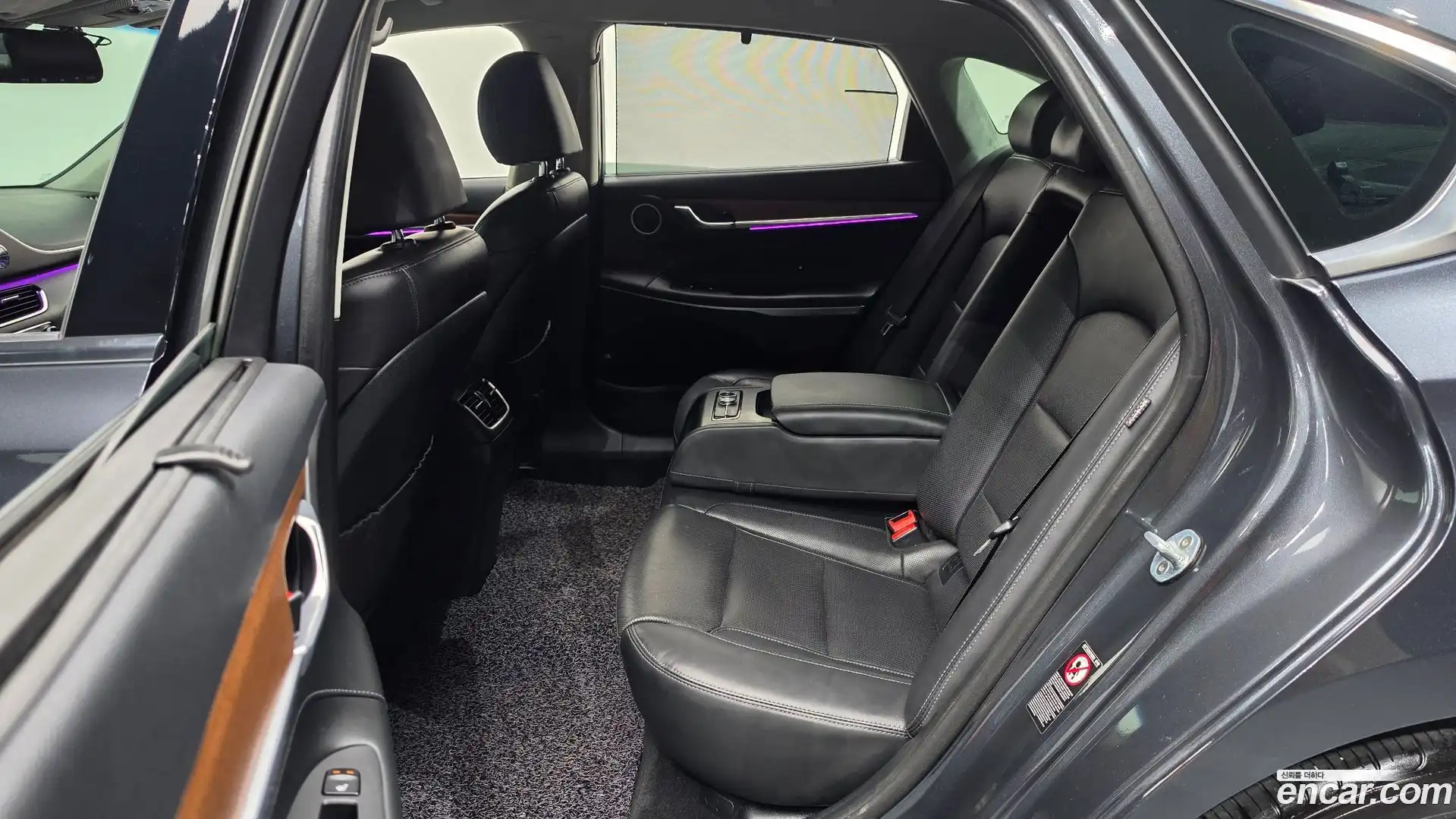 Grandeur Hyundai 2018.6-OPTION-015