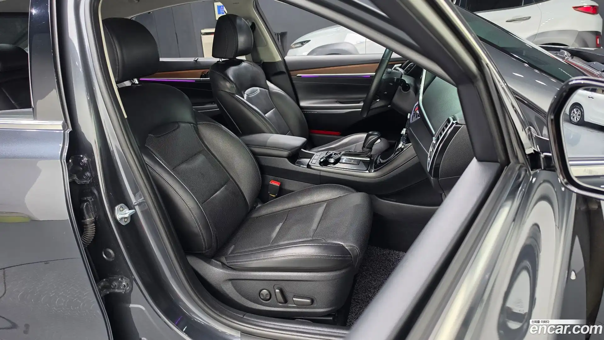 Grandeur Hyundai 2018.6-INNER-036