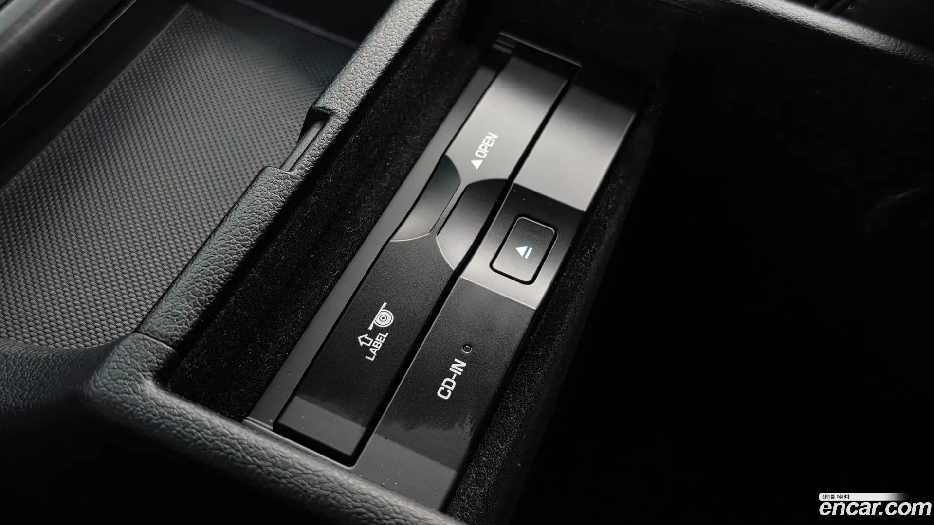 Grandeur Hyundai 2018.6-OPTION-041