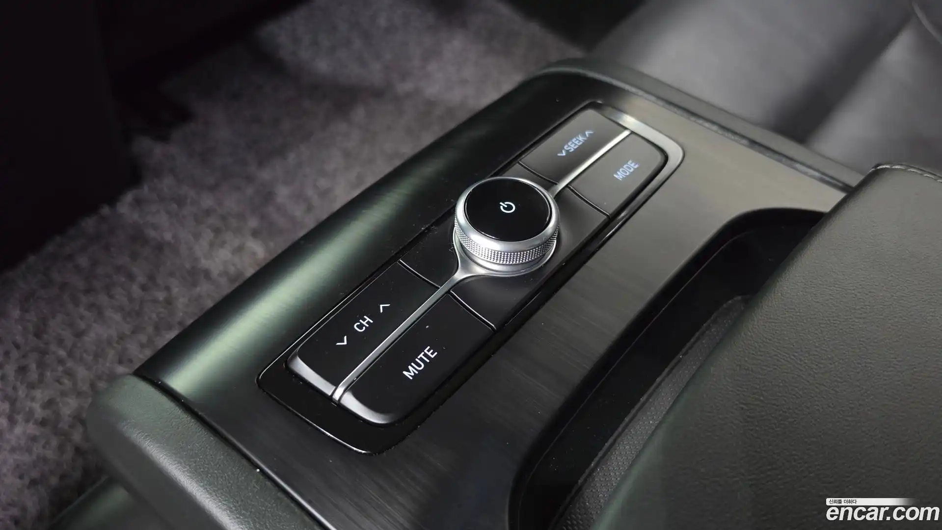 Grandeur Hyundai 2018.6-OPTION-043