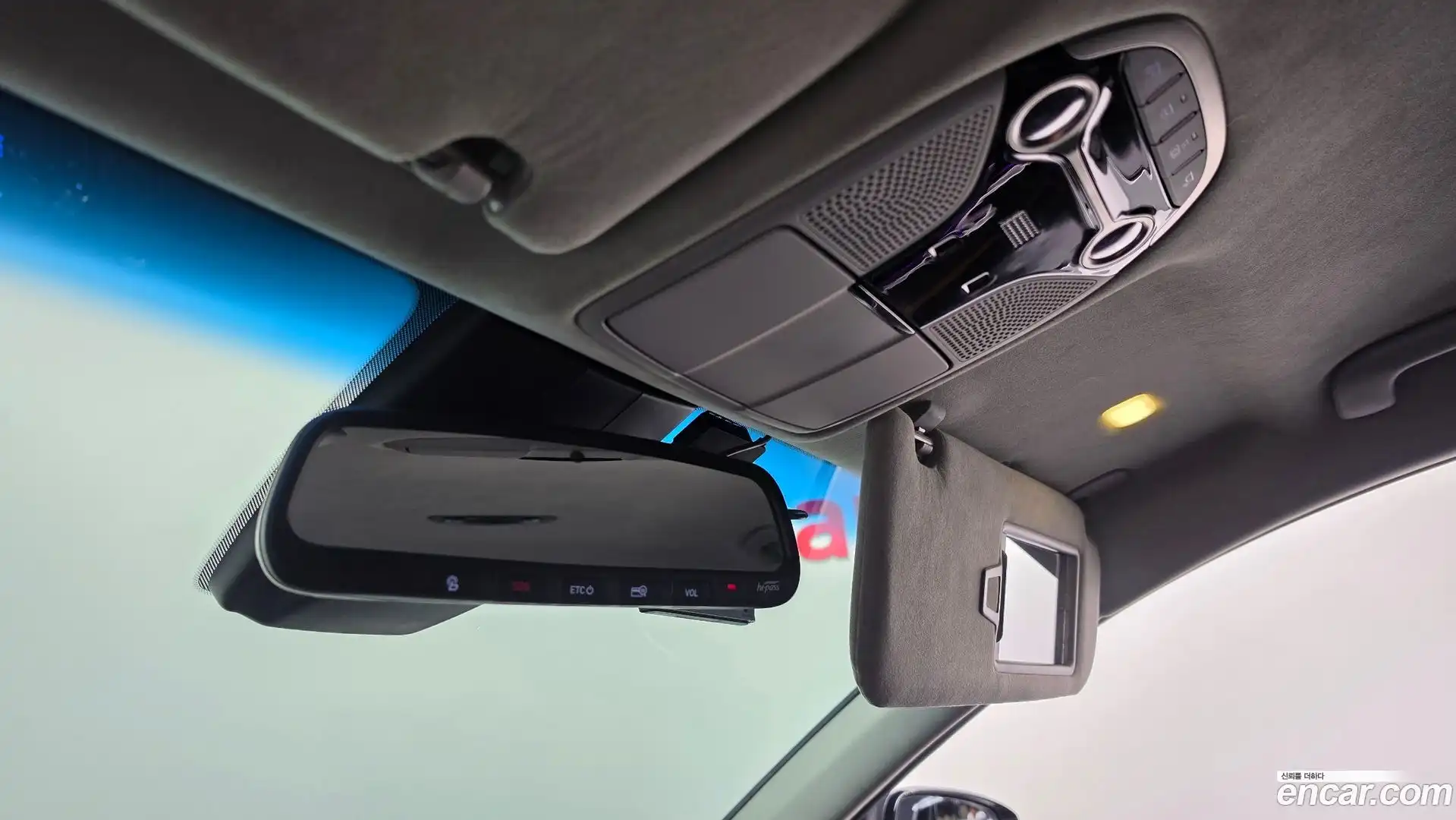 Grandeur Hyundai 2018.6-OPTION-044
