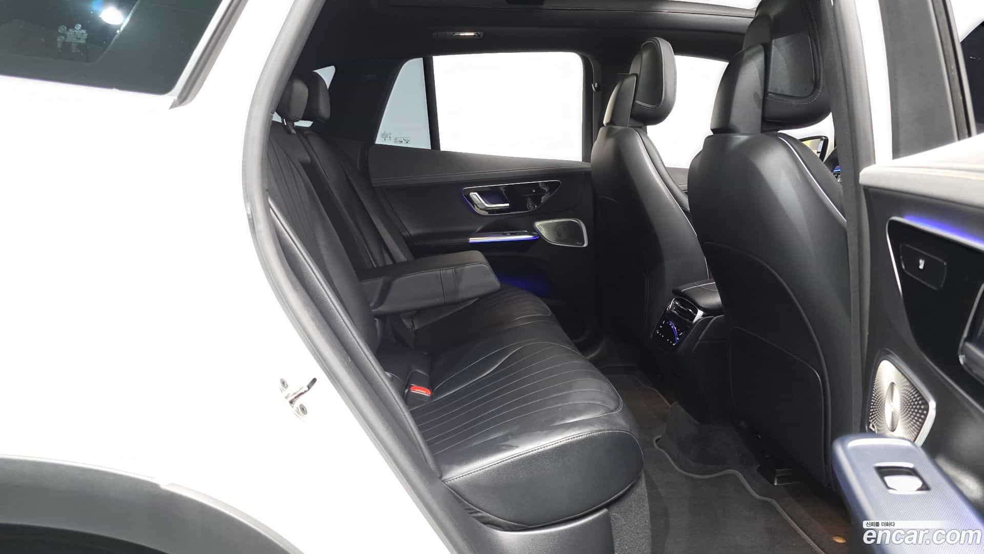 EQE Mercedes-Benz 2023.10-OPTION-015