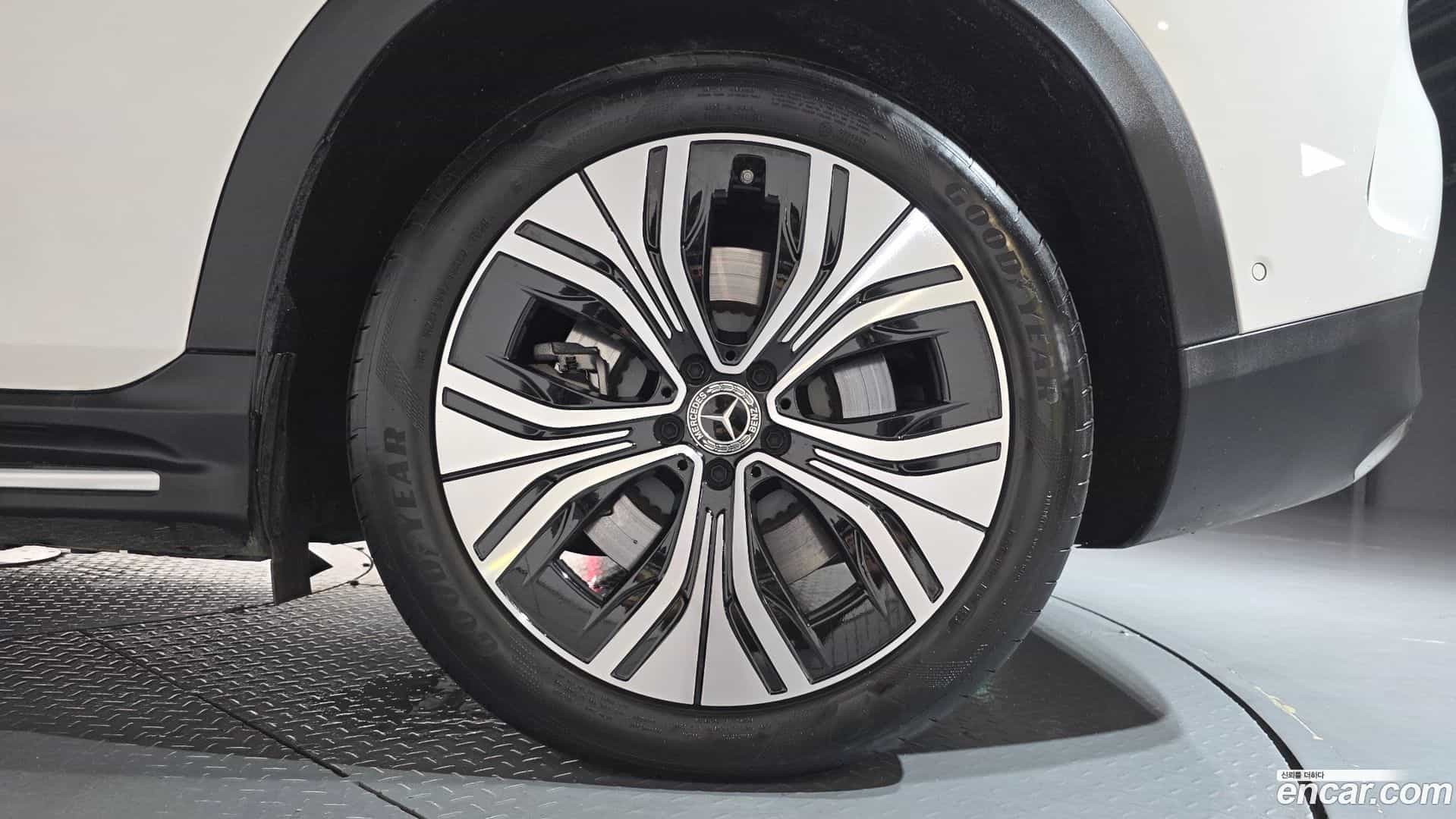 EQE Mercedes-Benz 2023.10-OUTER-031
