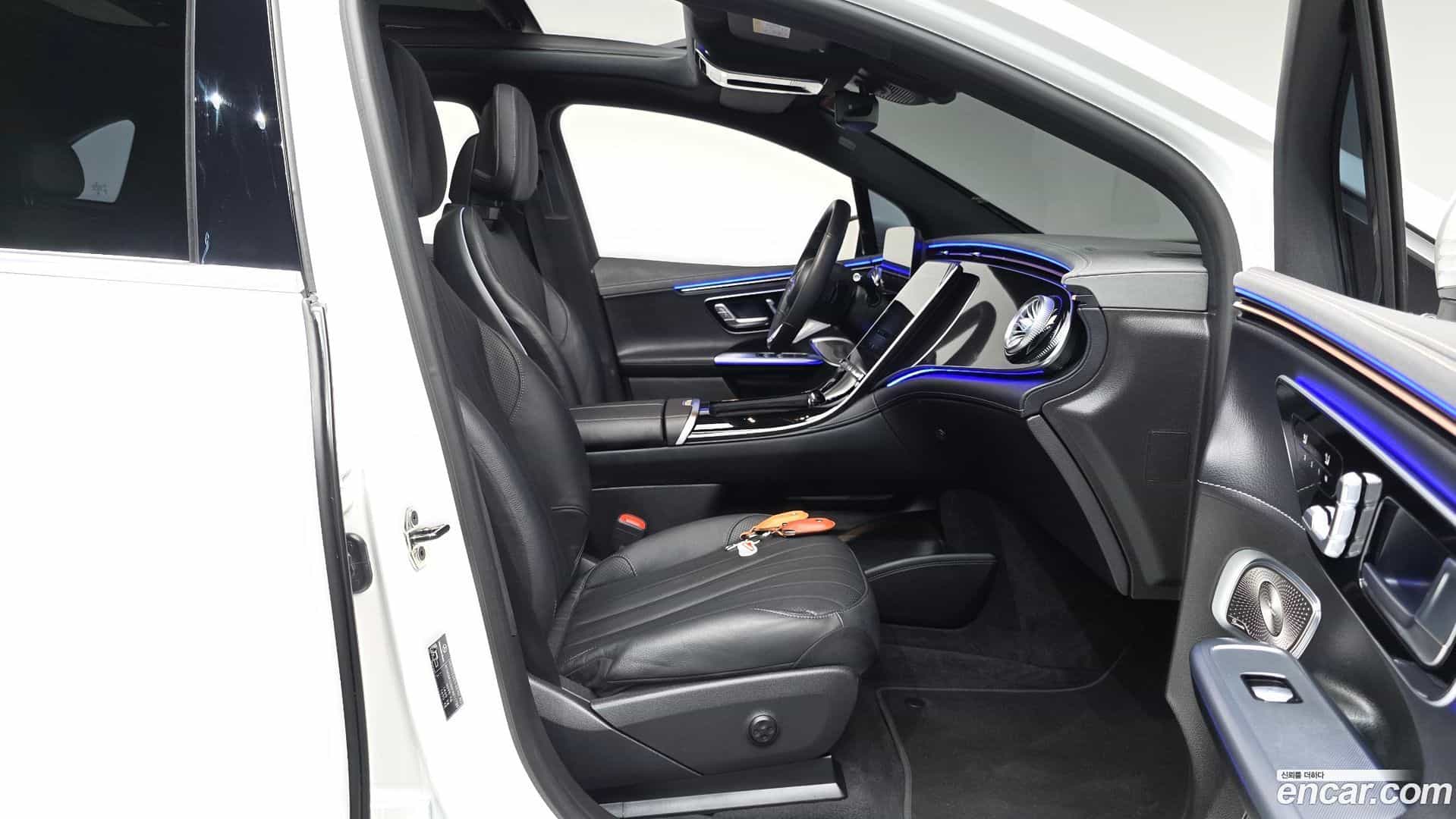 EQE Mercedes-Benz 2023.10-INNER-036