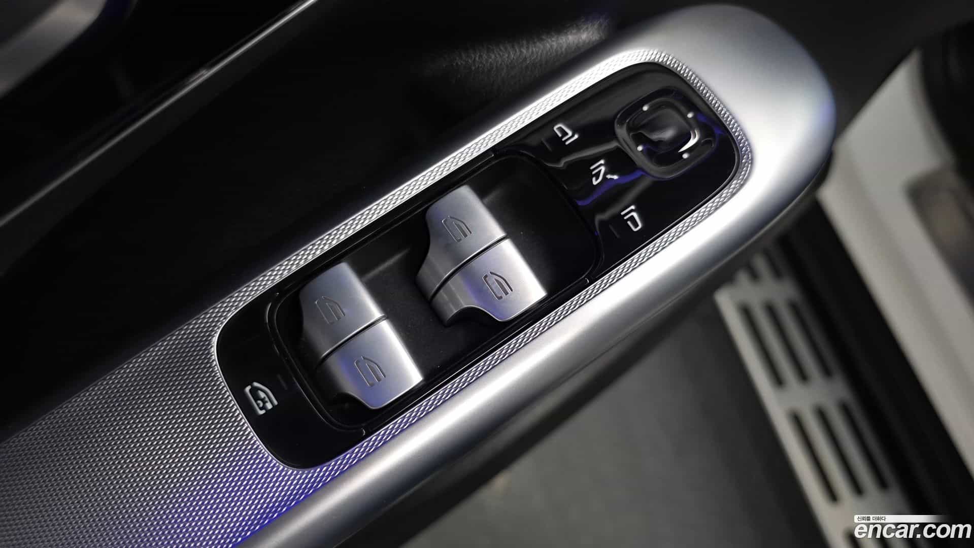EQE Mercedes-Benz 2023.10-OPTION-042