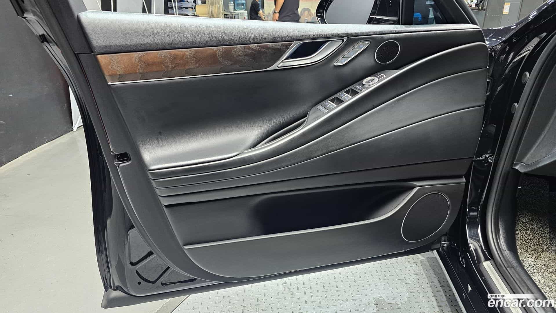 G80 Genesis 2023.3-INNER-034