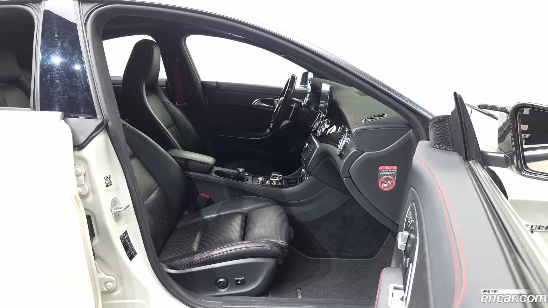 CLA-Class Mercedes-Benz 2016.3-OPTION-015