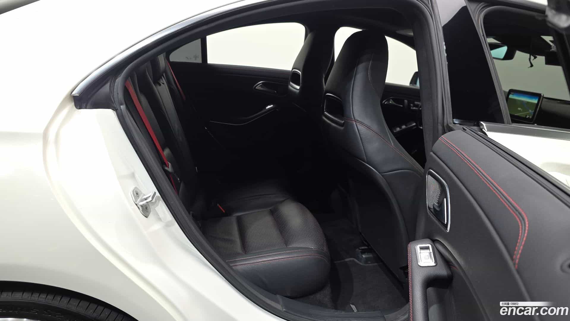 CLA-Class Mercedes-Benz 2016.3-OPTION-016