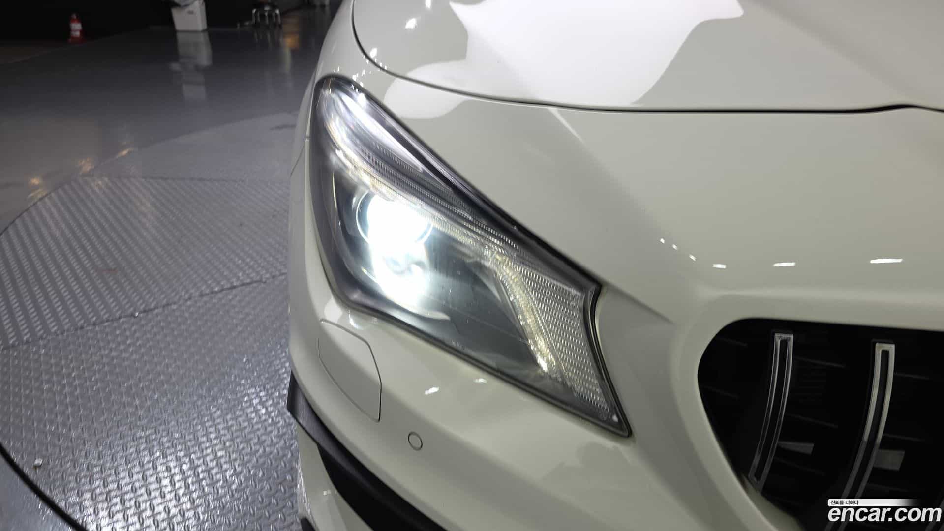 CLA-Class Mercedes-Benz 2016.3-OUTER-032
