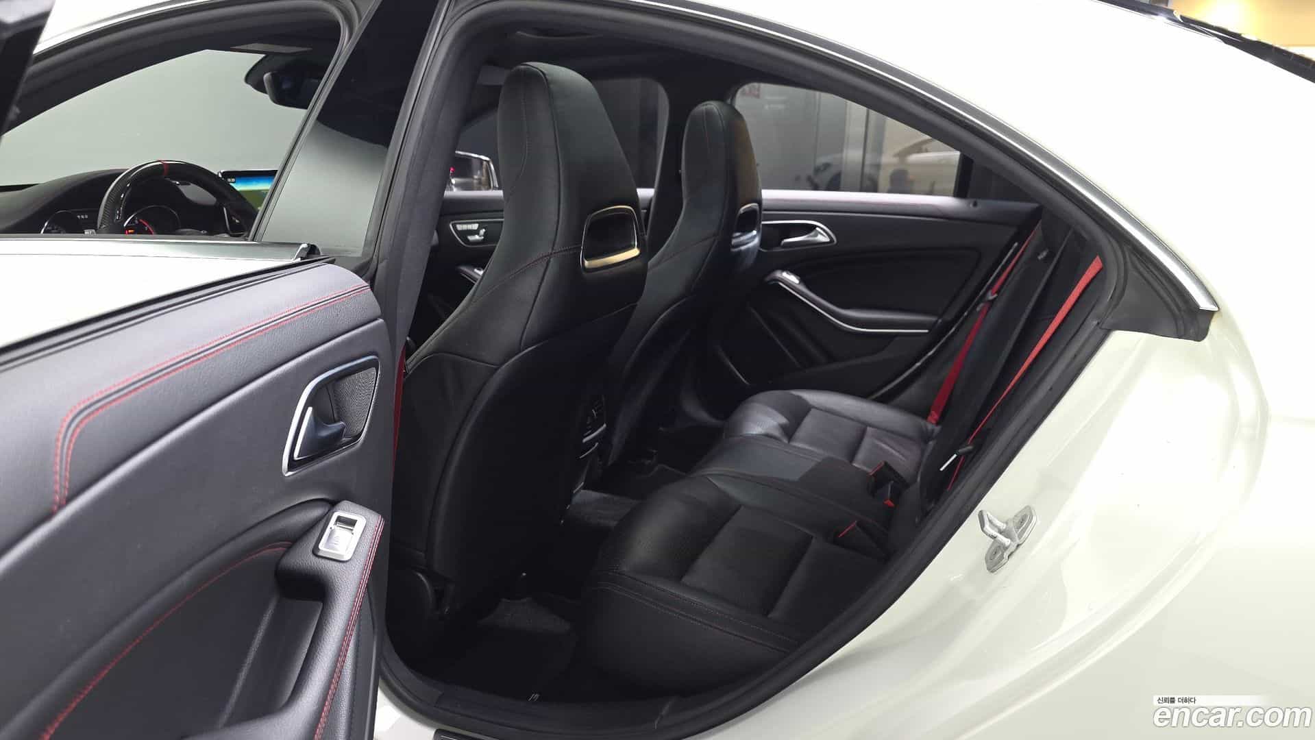 CLA-Class Mercedes-Benz 2016.3-INNER-036