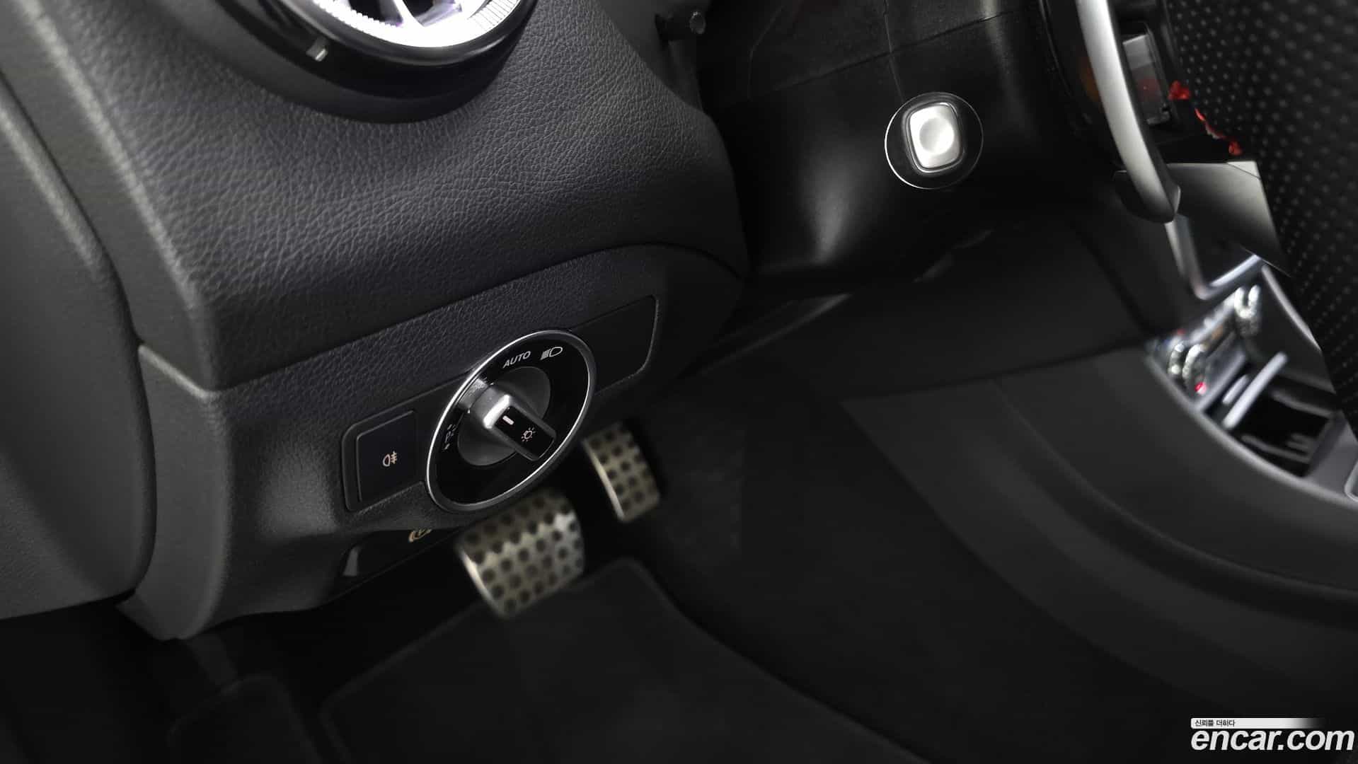 CLA-Class Mercedes-Benz 2016.3-OPTION-042