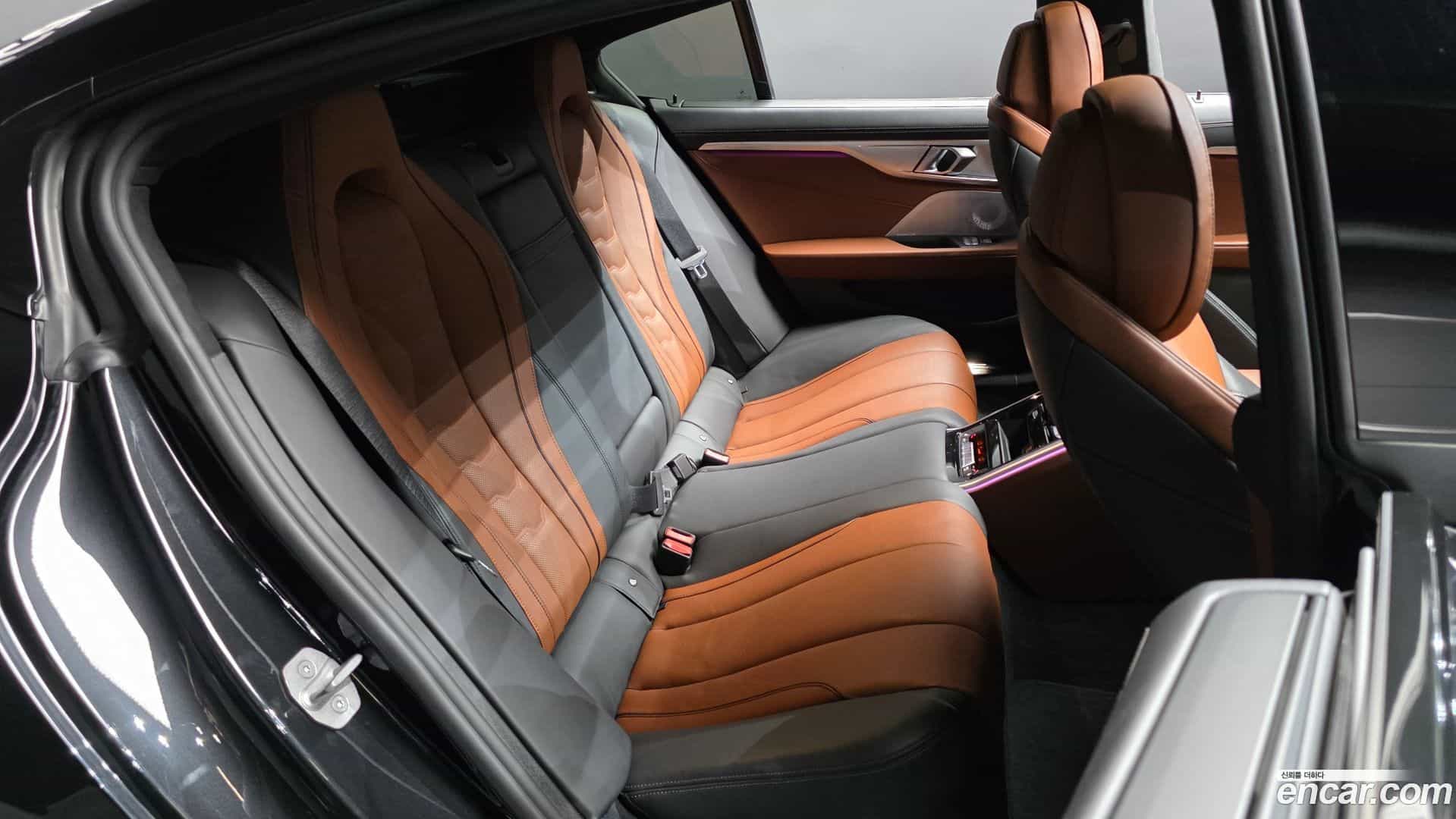 8-Series BMW 2022.8-OPTION-015