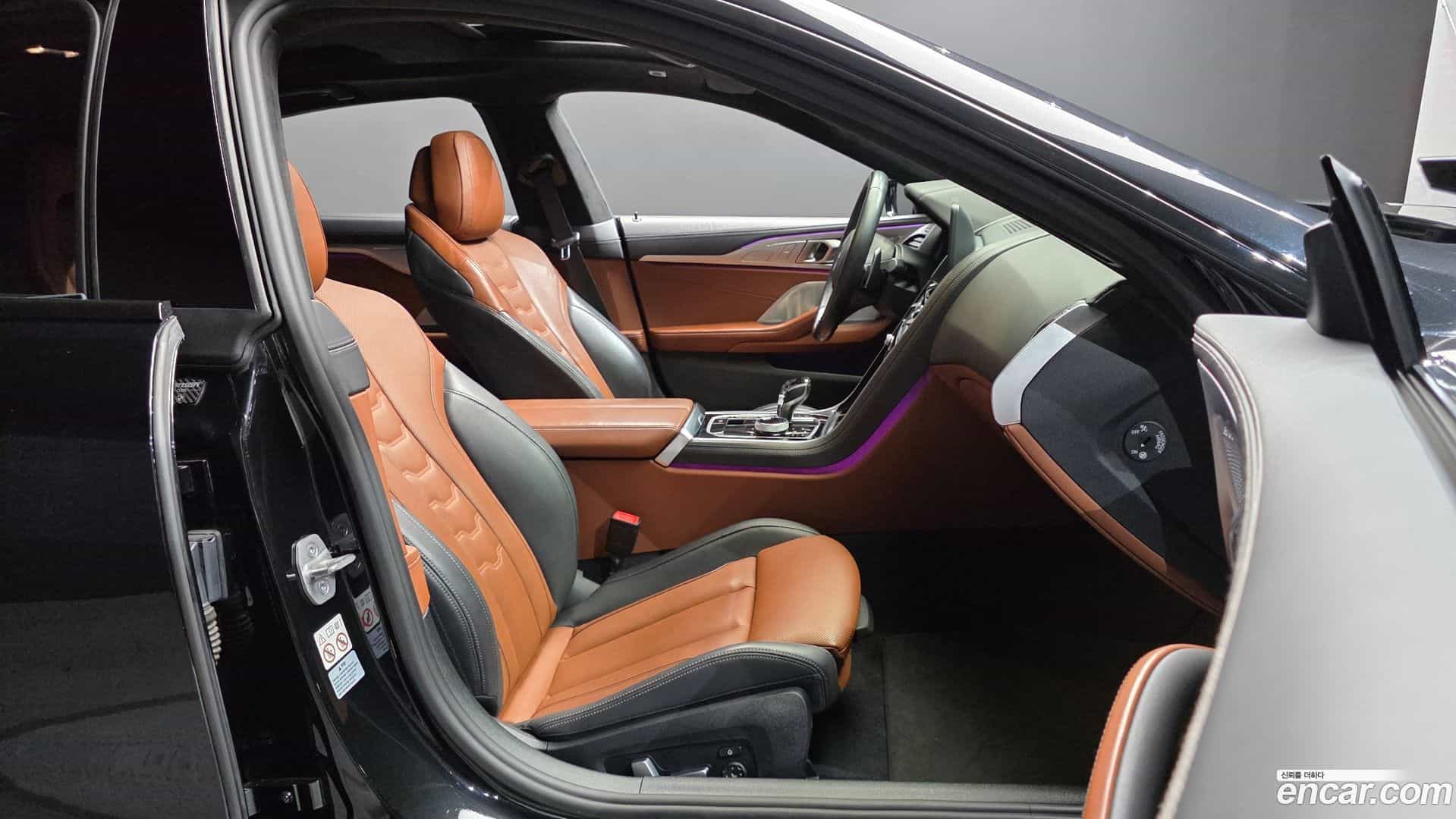 8-Series BMW 2022.8-INNER-036
