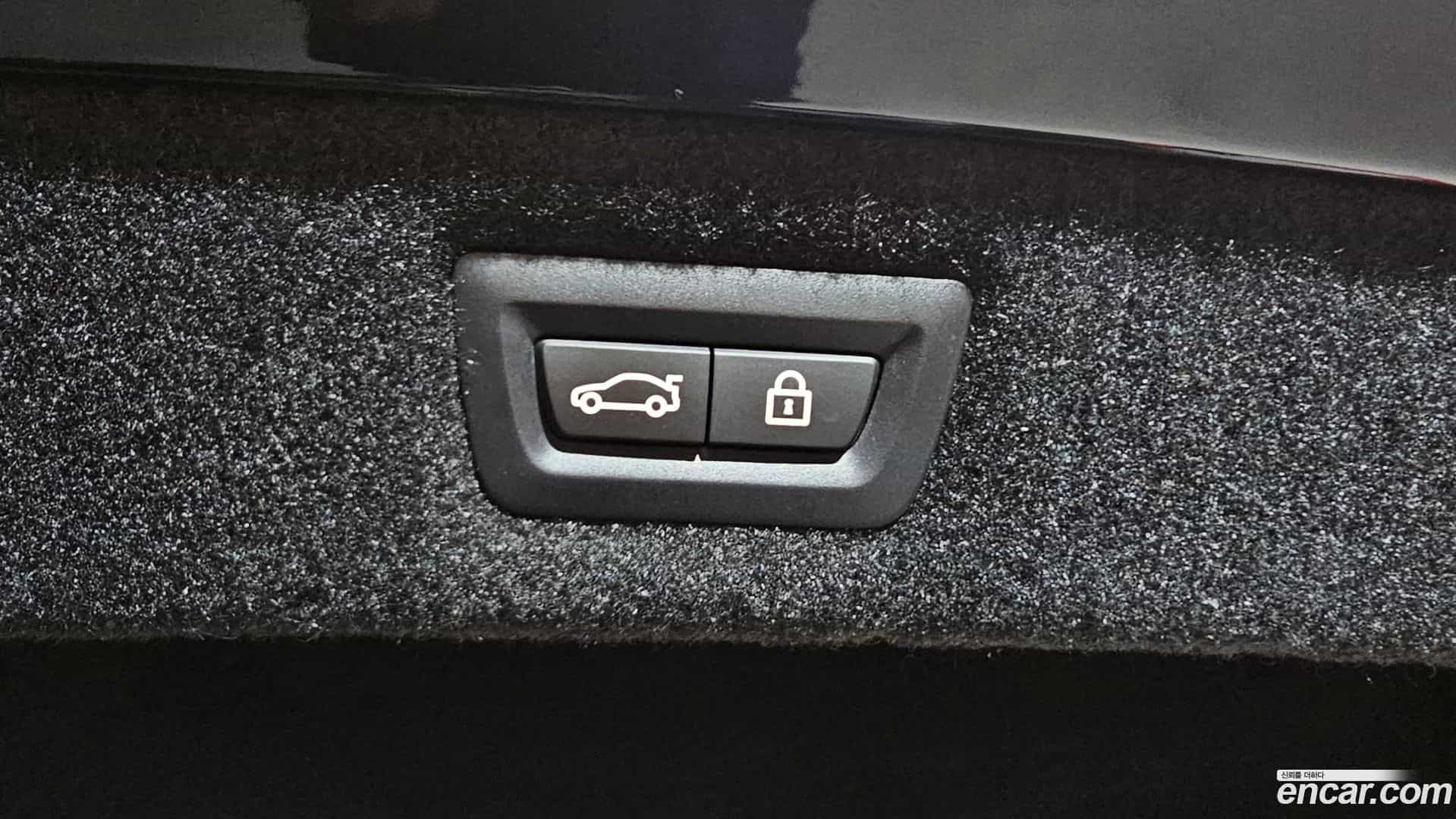 8-Series BMW 2022.8-OPTION-044