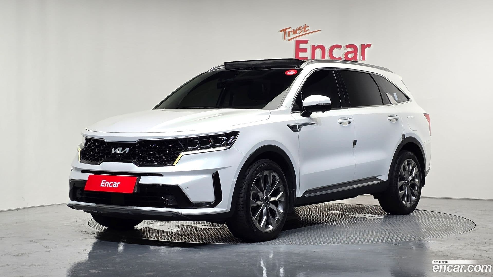 Main__Slider__Photo:Sorento Kia 2022.8-0