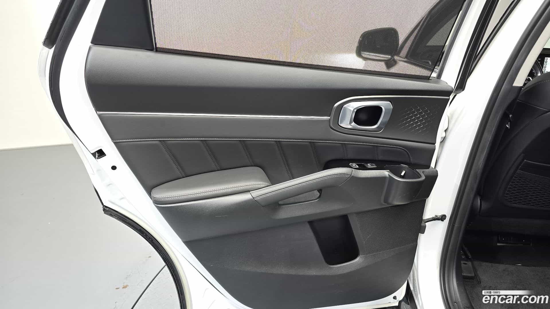 Sorento Kia 2022.8-INNER-035