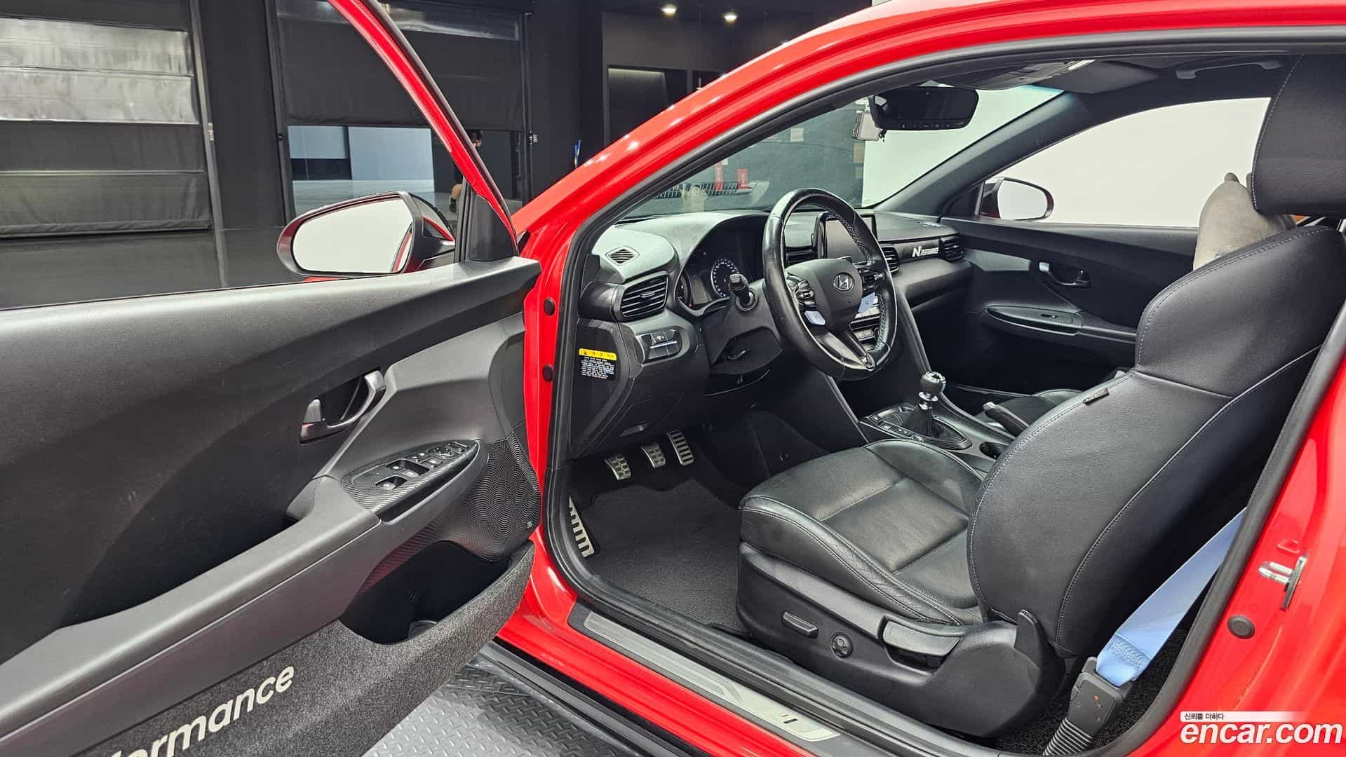 Veloster Hyundai 2019.4-INNER-010