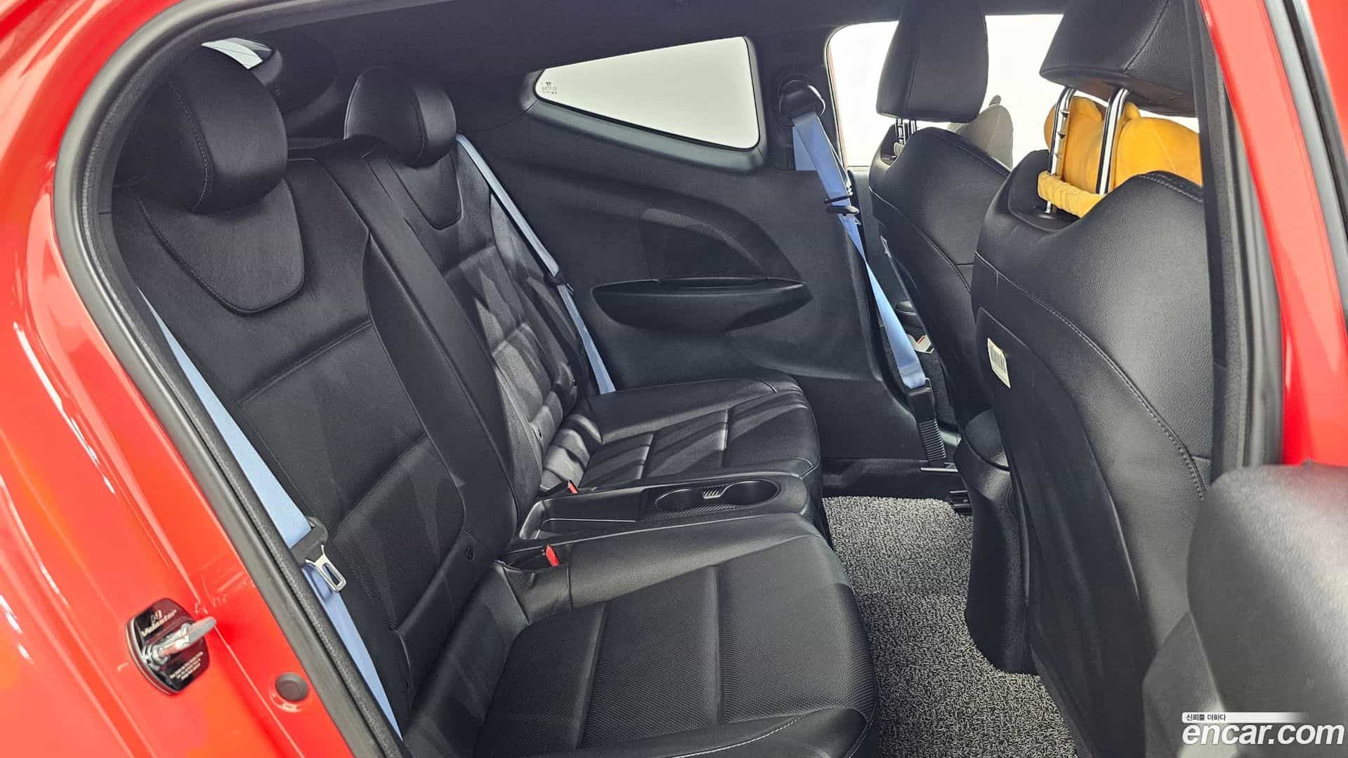 Veloster Hyundai 2019.4-OPTION-016
