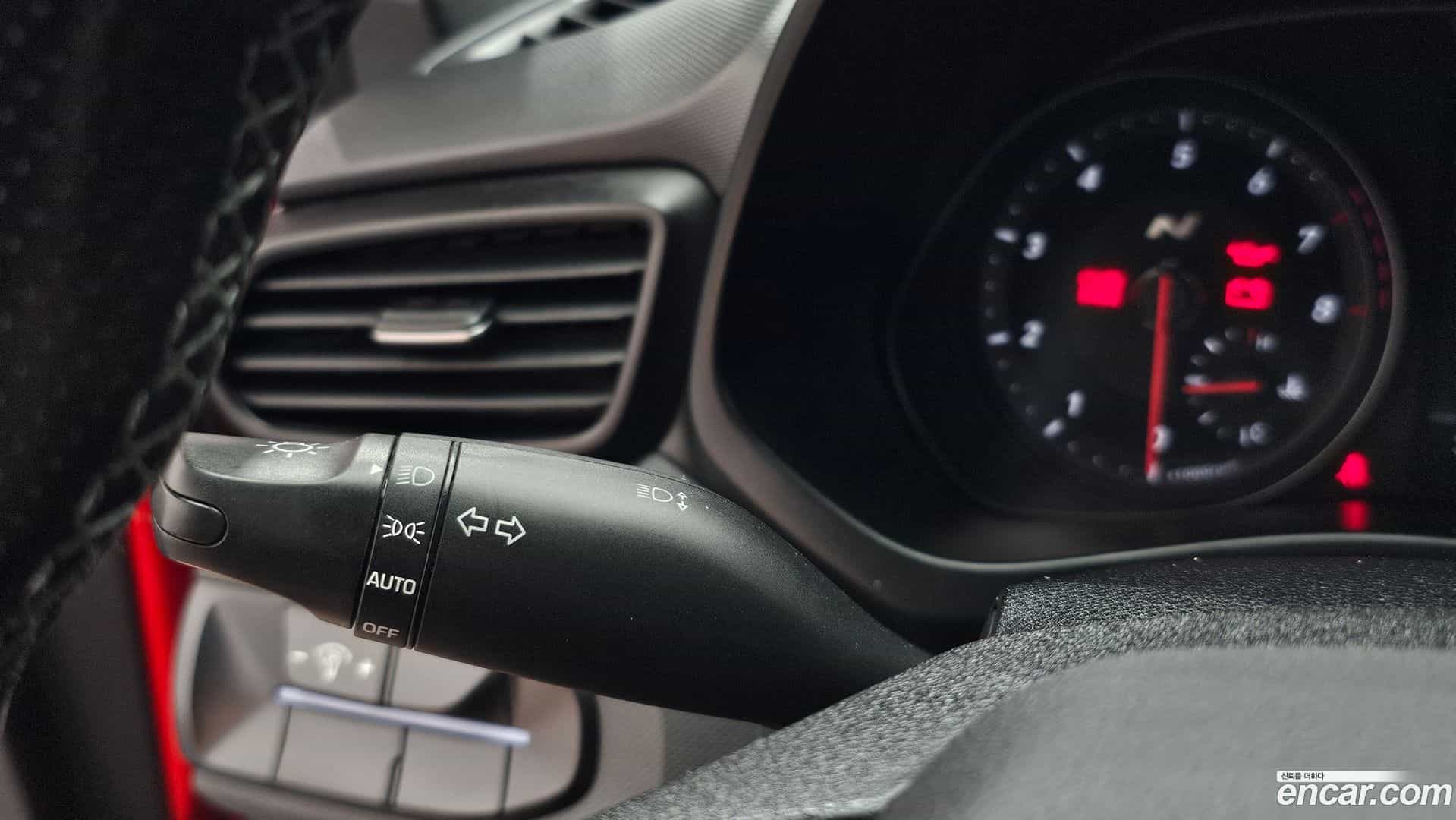 Veloster Hyundai 2019.4-OPTION-023