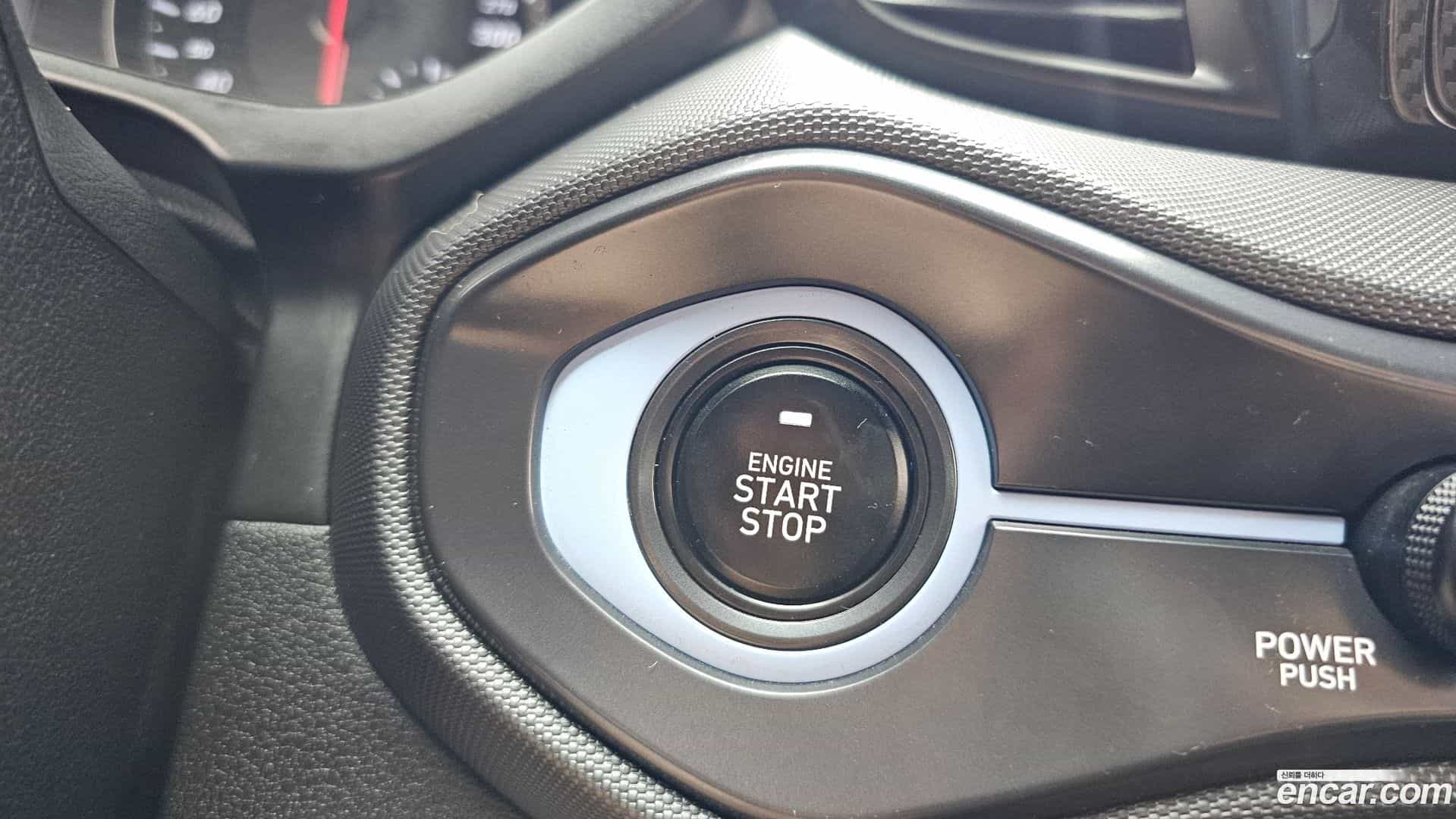 Veloster Hyundai 2019.4-OPTION-040