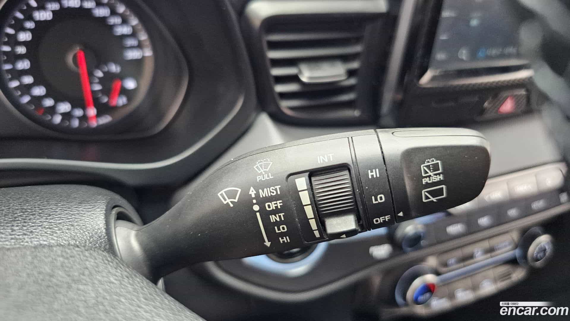 Veloster Hyundai 2019.4-OPTION-041
