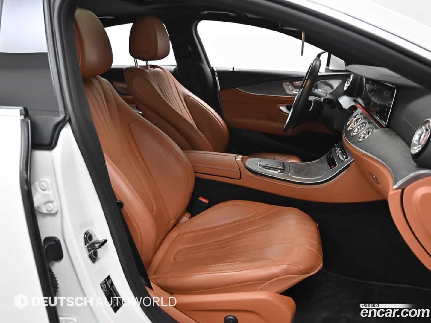 CLS-Class Mercedes-Benz 2022.2-INNER-010