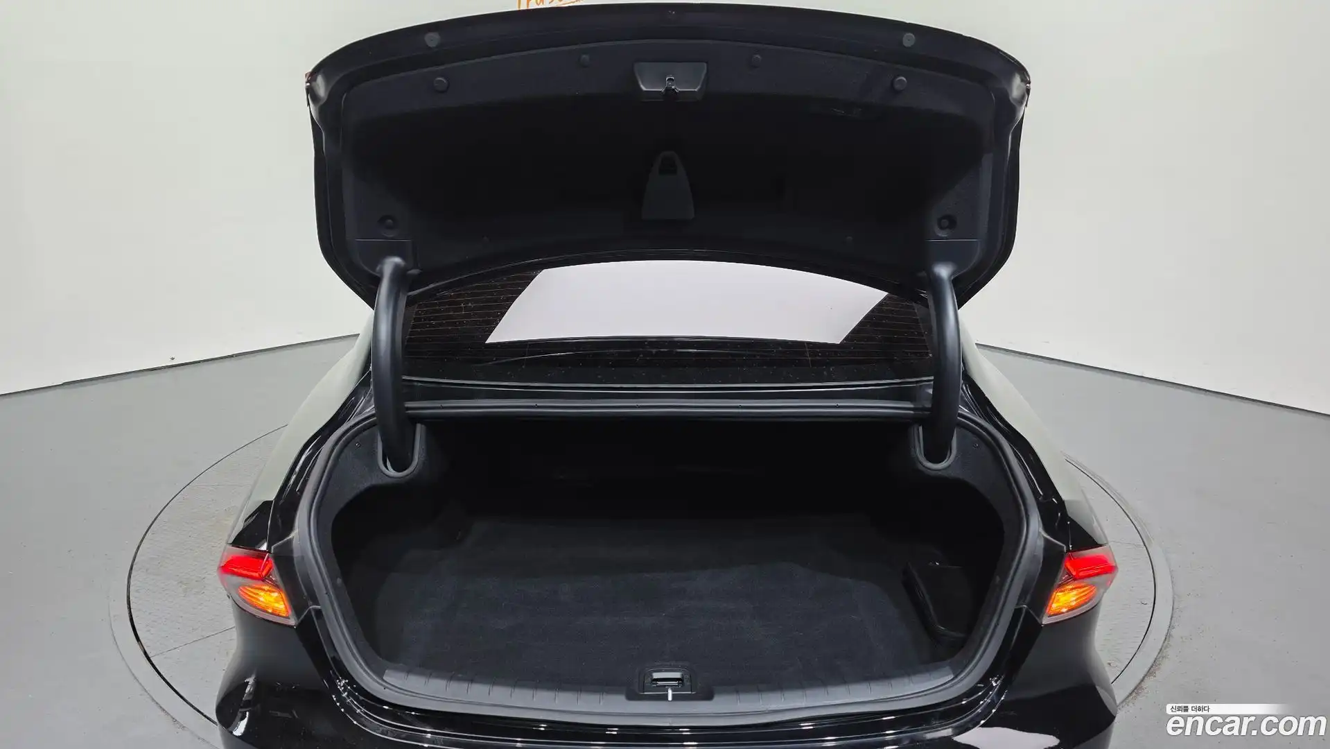 Grandeur Hyundai 2022.4-OPTION-042