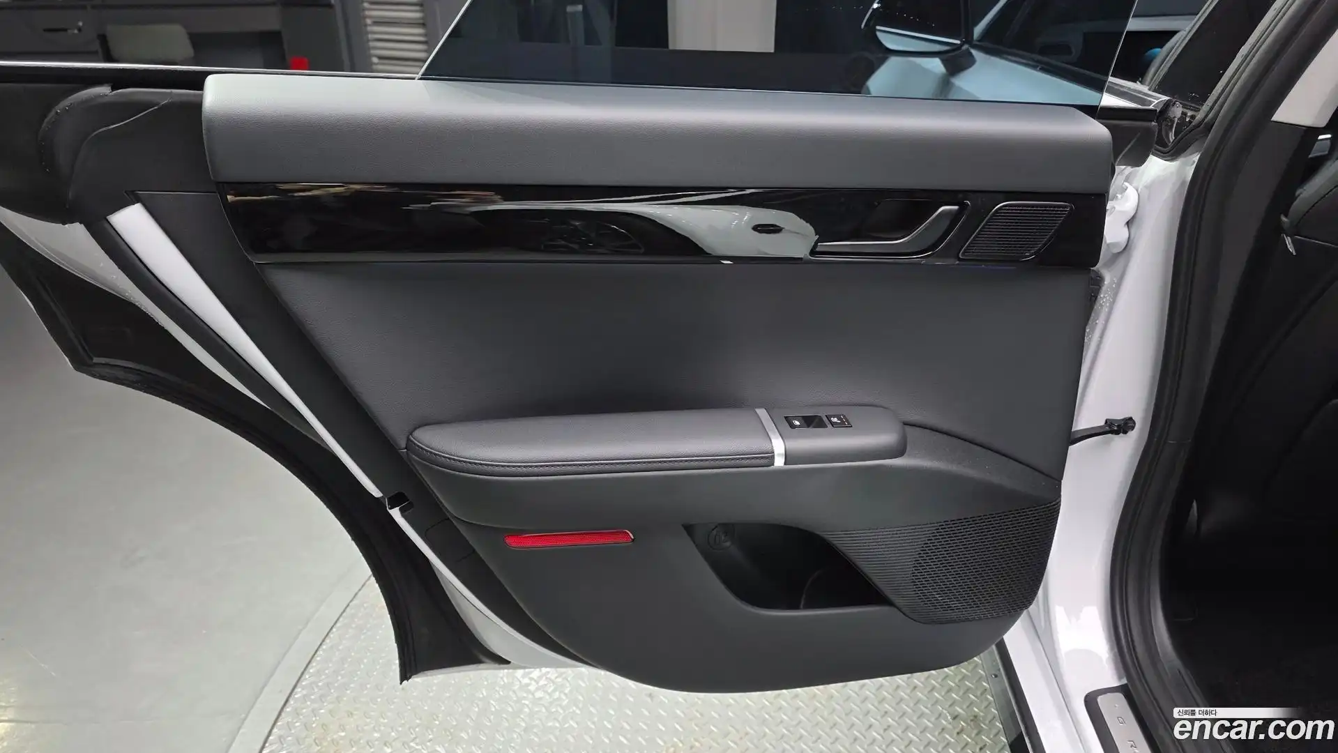 Grandeur Hyundai 2026.1-INNER-035