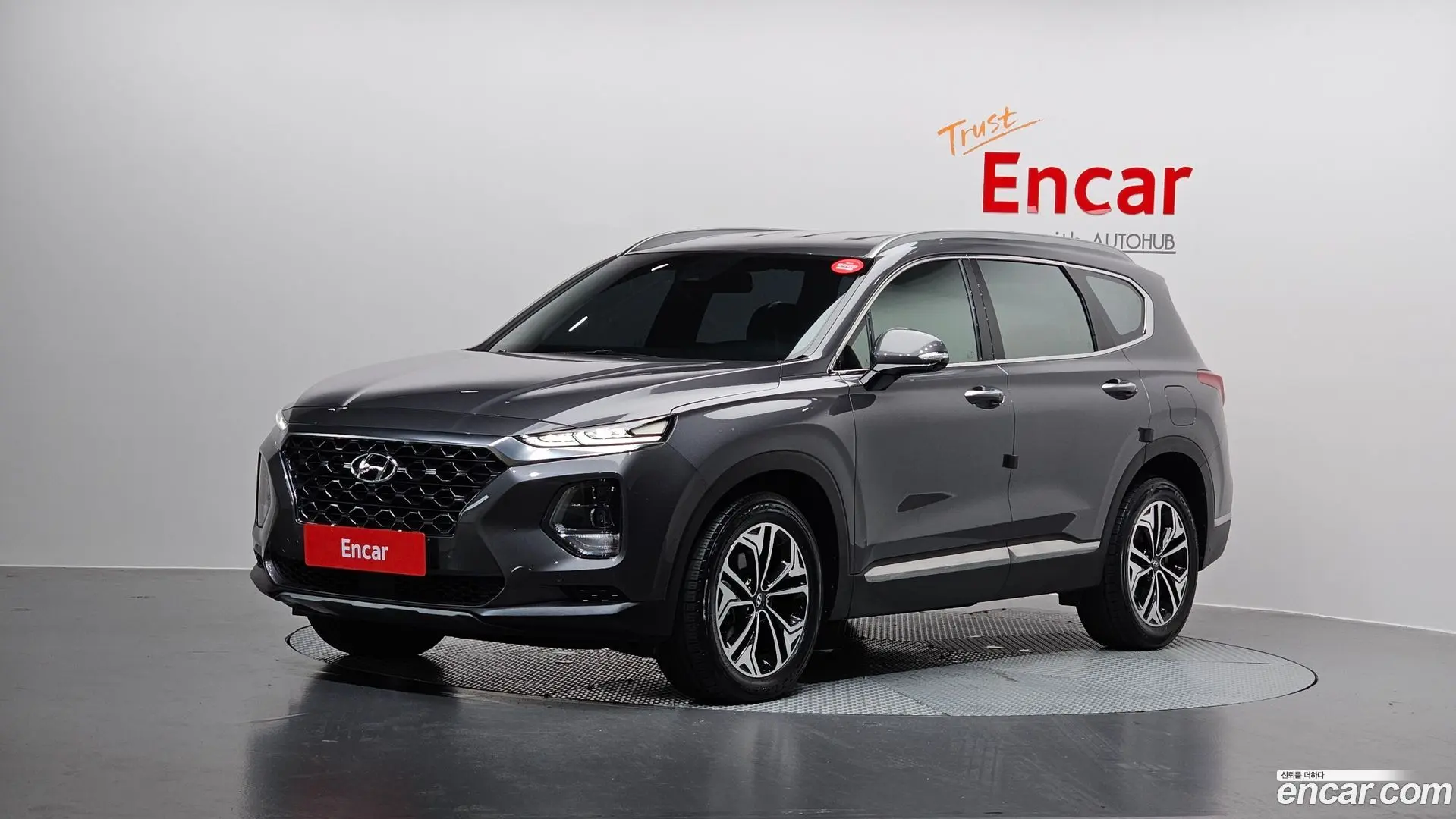 Main__Slider__Photo:Santafe Hyundai 2018.9-0