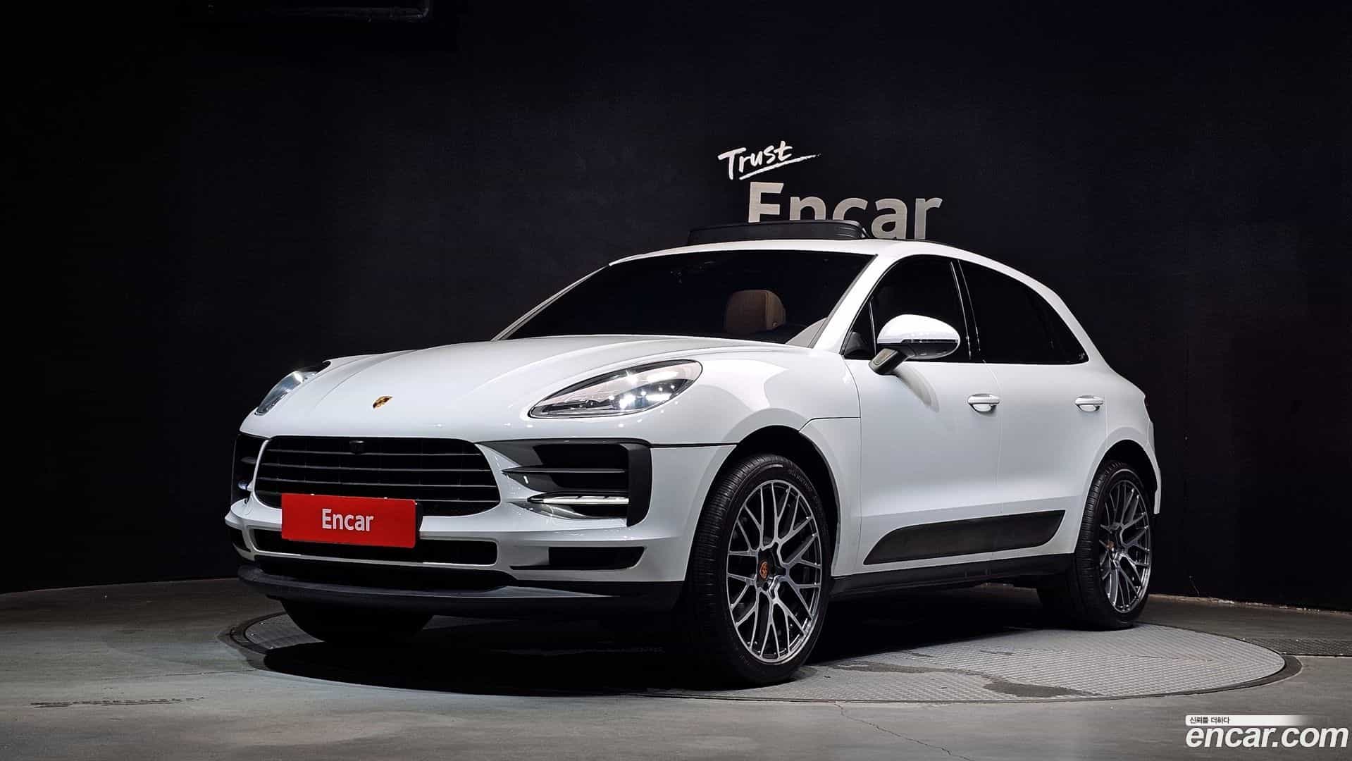 Macan Porsche 2021.6-OUTER-001