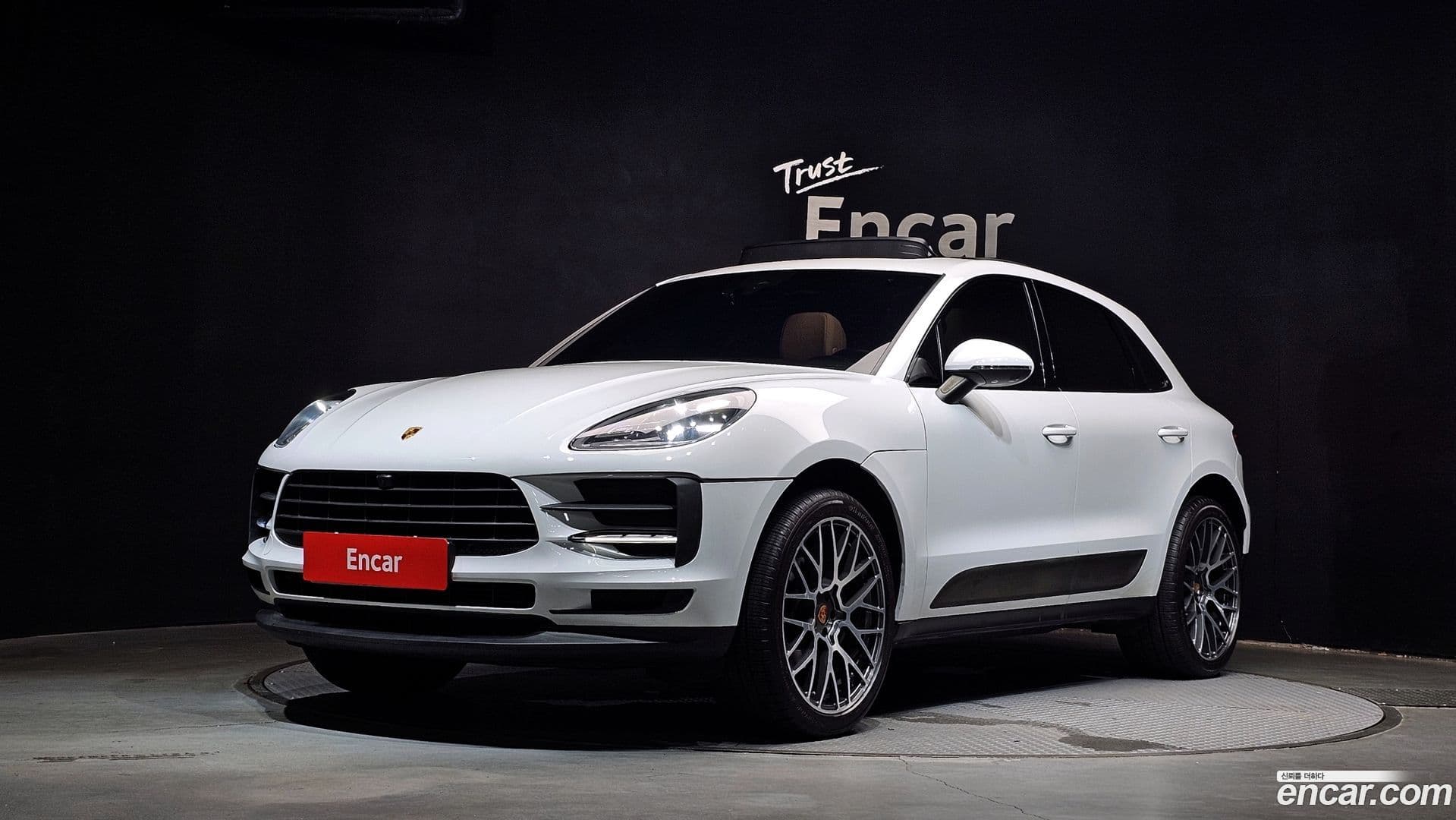 Main__Slider__Photo:Macan Porsche 2021.6-0