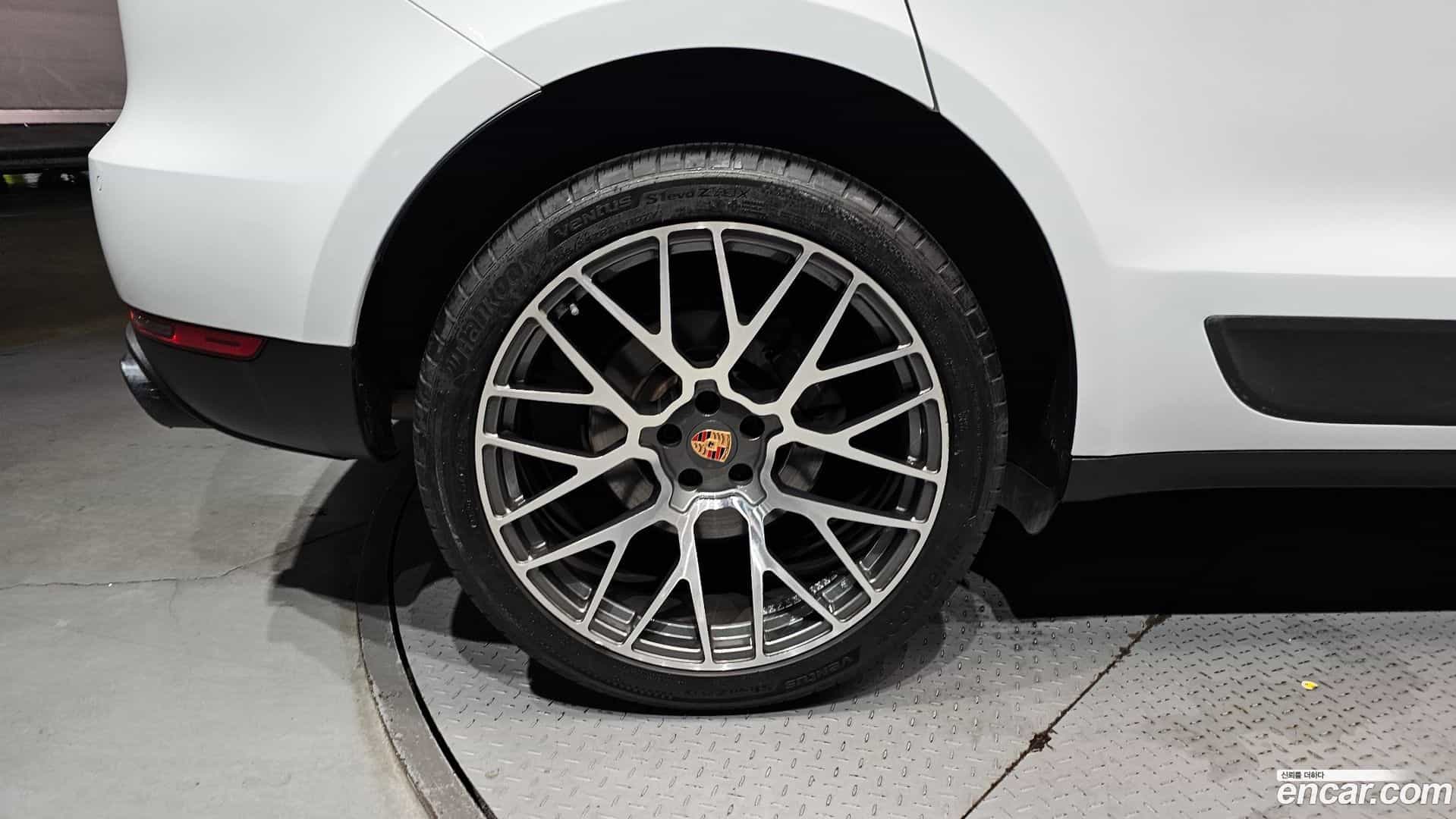 Macan Porsche 2021.6-OUTER-005