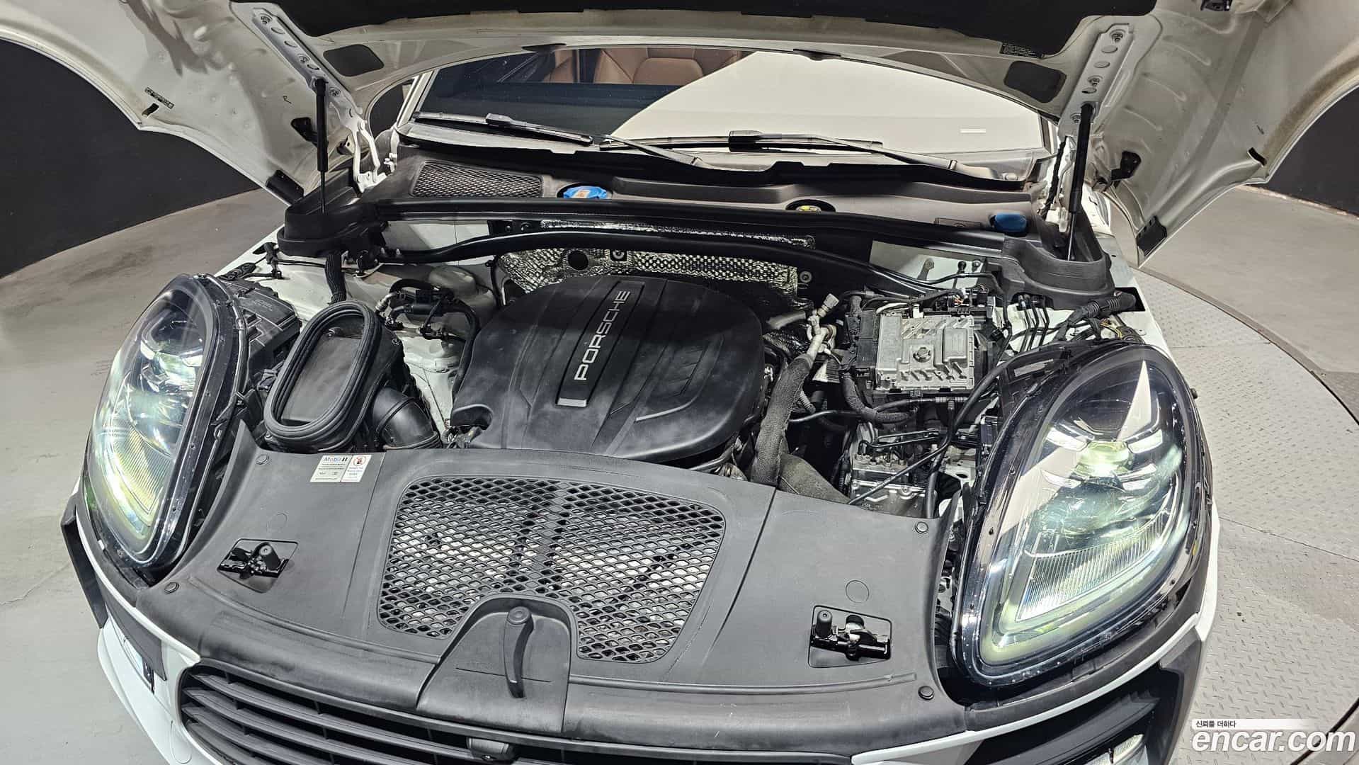 Macan Porsche 2021.6-OUTER-006