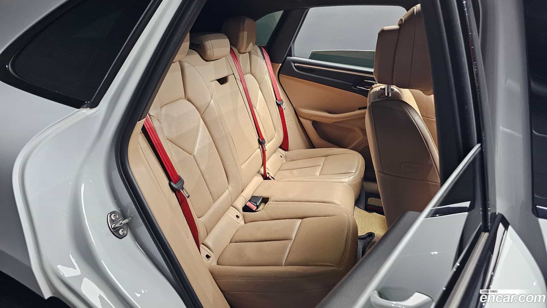 Macan Porsche 2021.6-OPTION-015