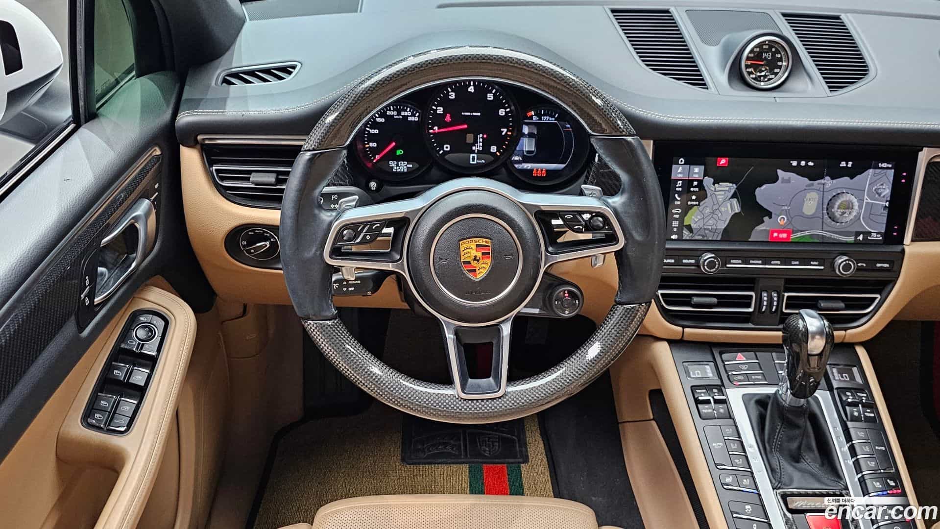 Macan Porsche 2021.6-OPTION-017