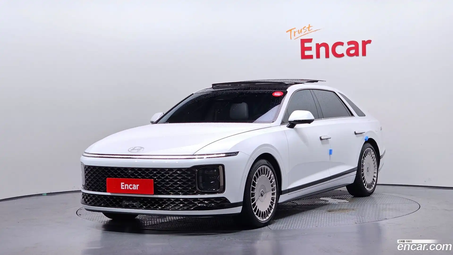 Grandeur Hyundai 2023.4-OUTER-001