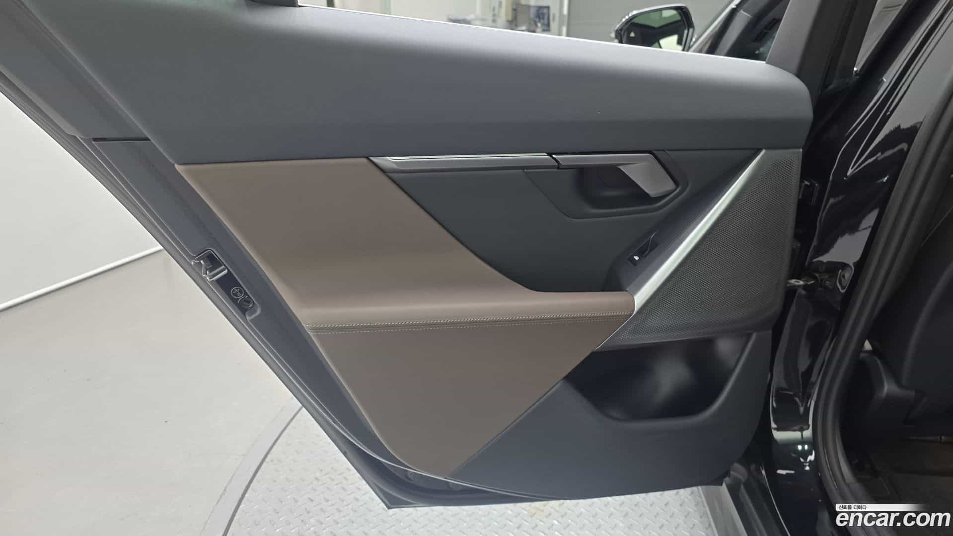 5-Series BMW 2023.11-INNER-035