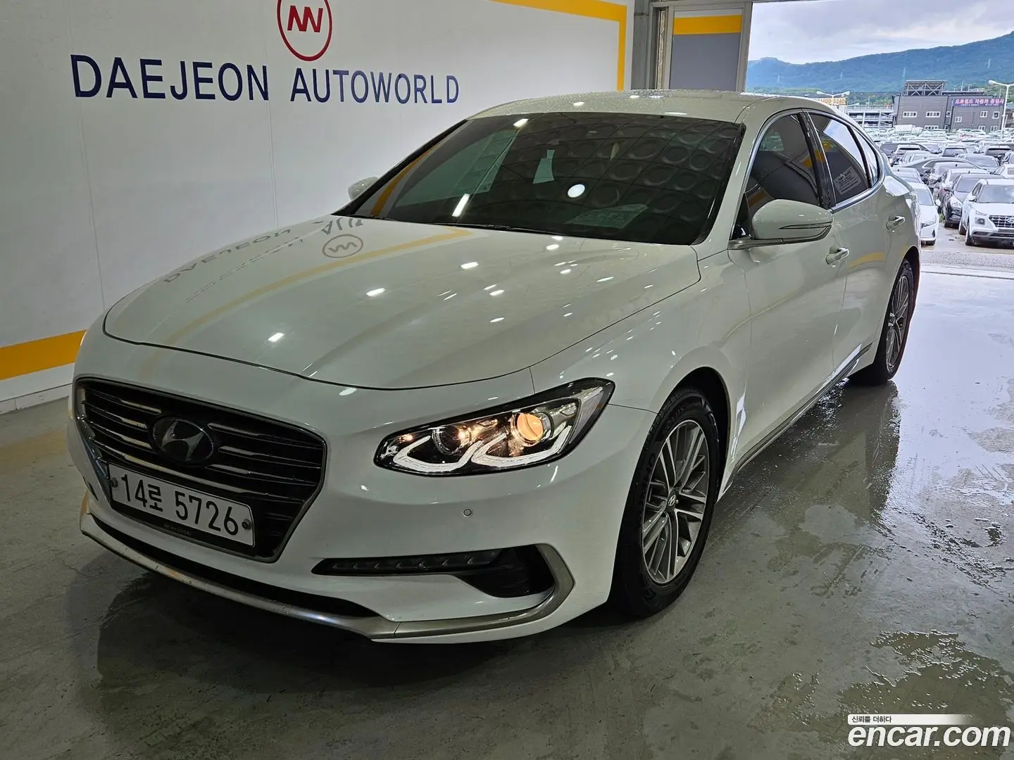 Main__Slider__Photo:Grandeur Hyundai 2019.7-0