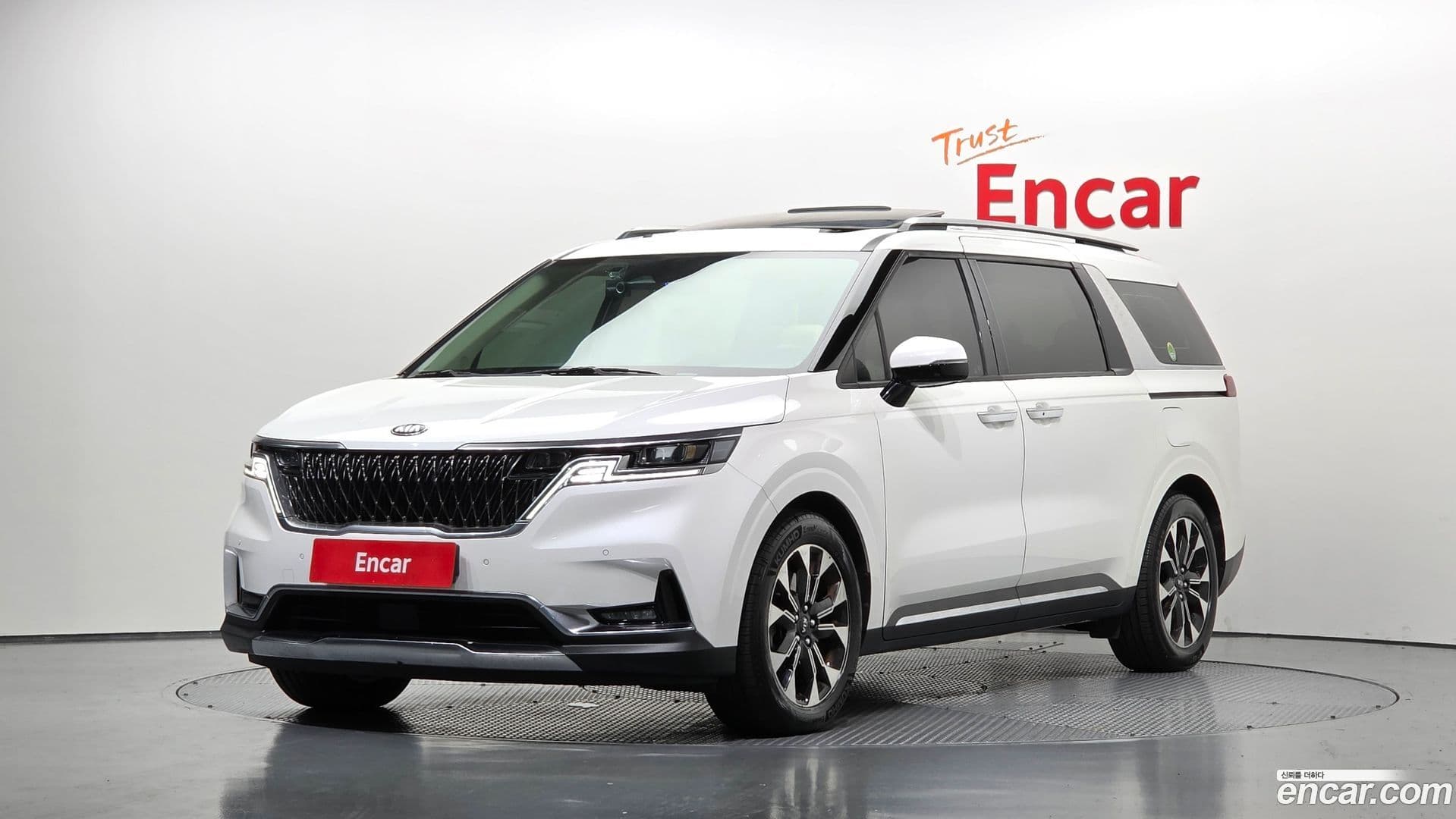 Main__Slider__Photo:Canival Kia 2020.8-0