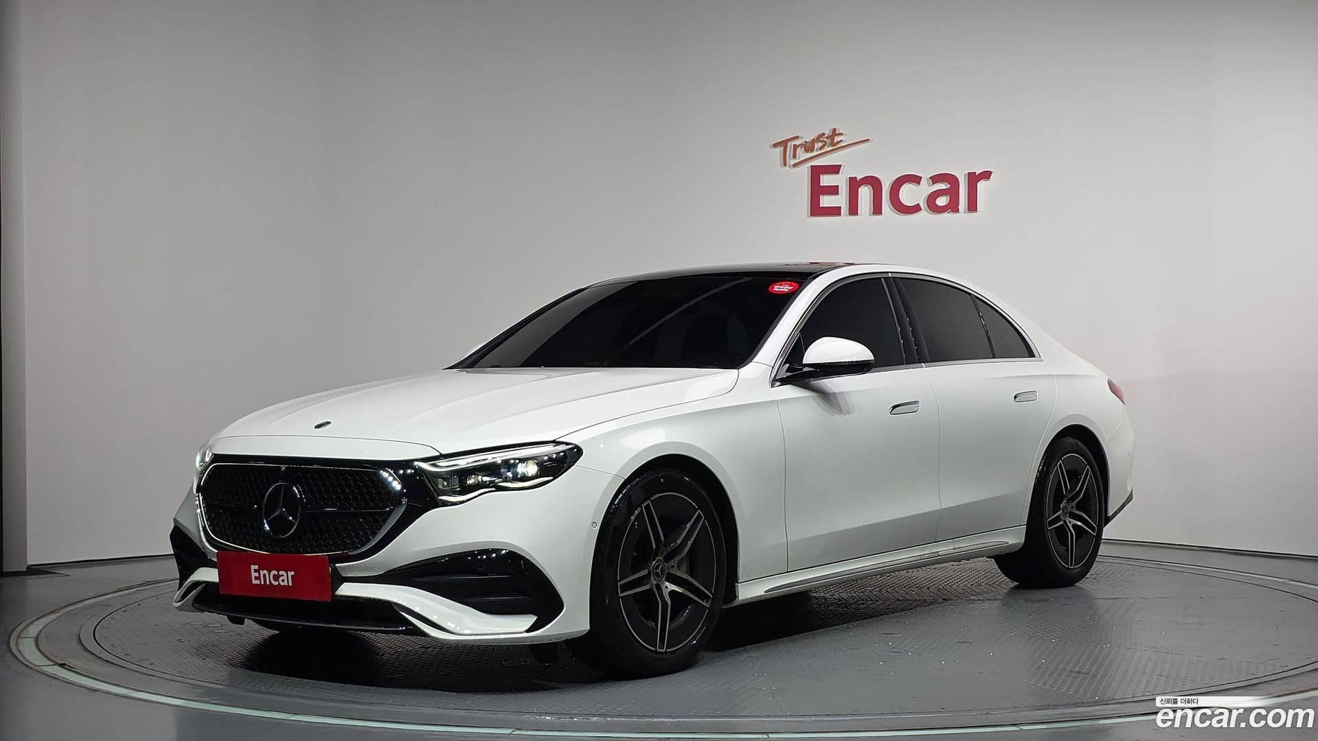 Main__Slider__Photo:E-Class Mercedes-Benz 2026.2-0