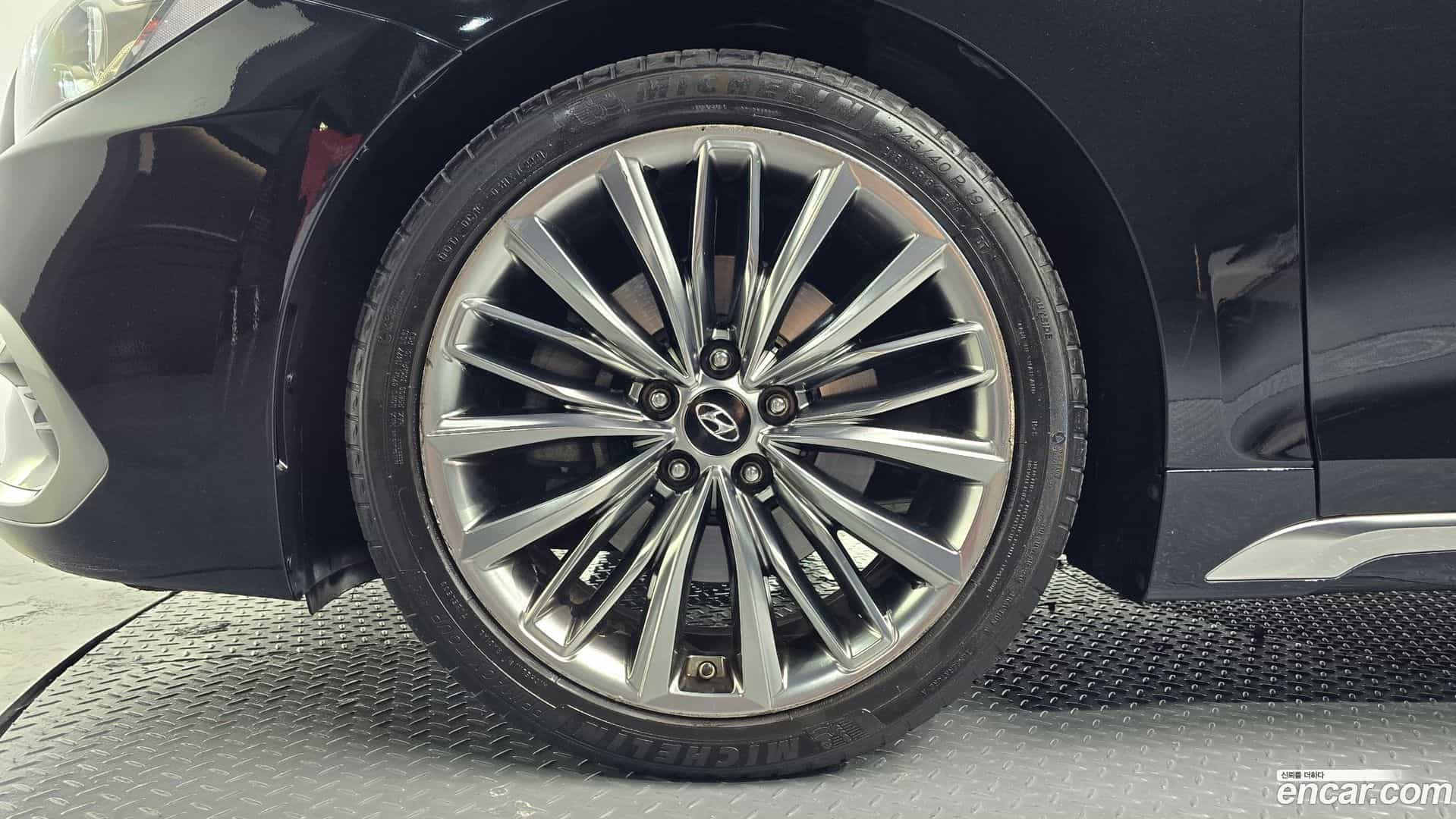 Grandeur Hyundai 2017.1-OUTER-005
