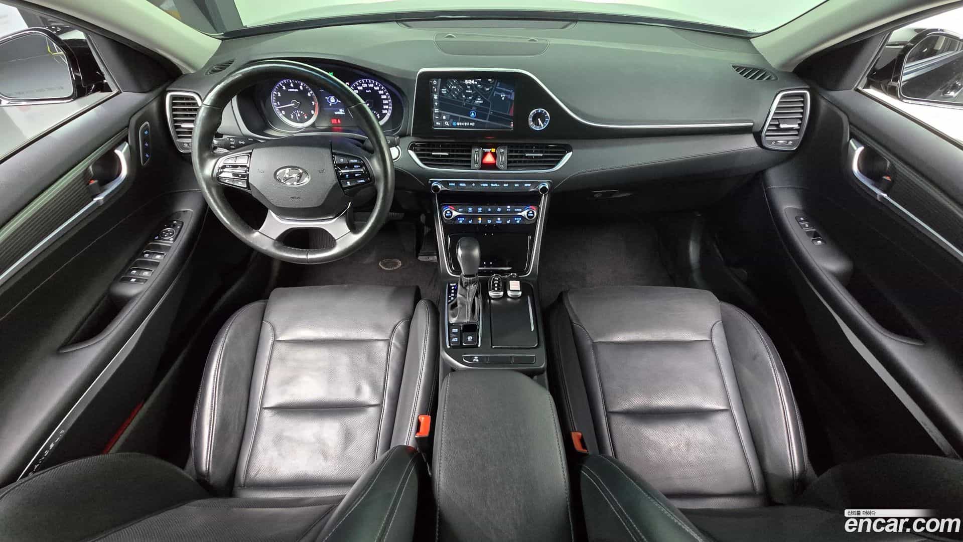 Grandeur Hyundai 2017.1-INNER-007
